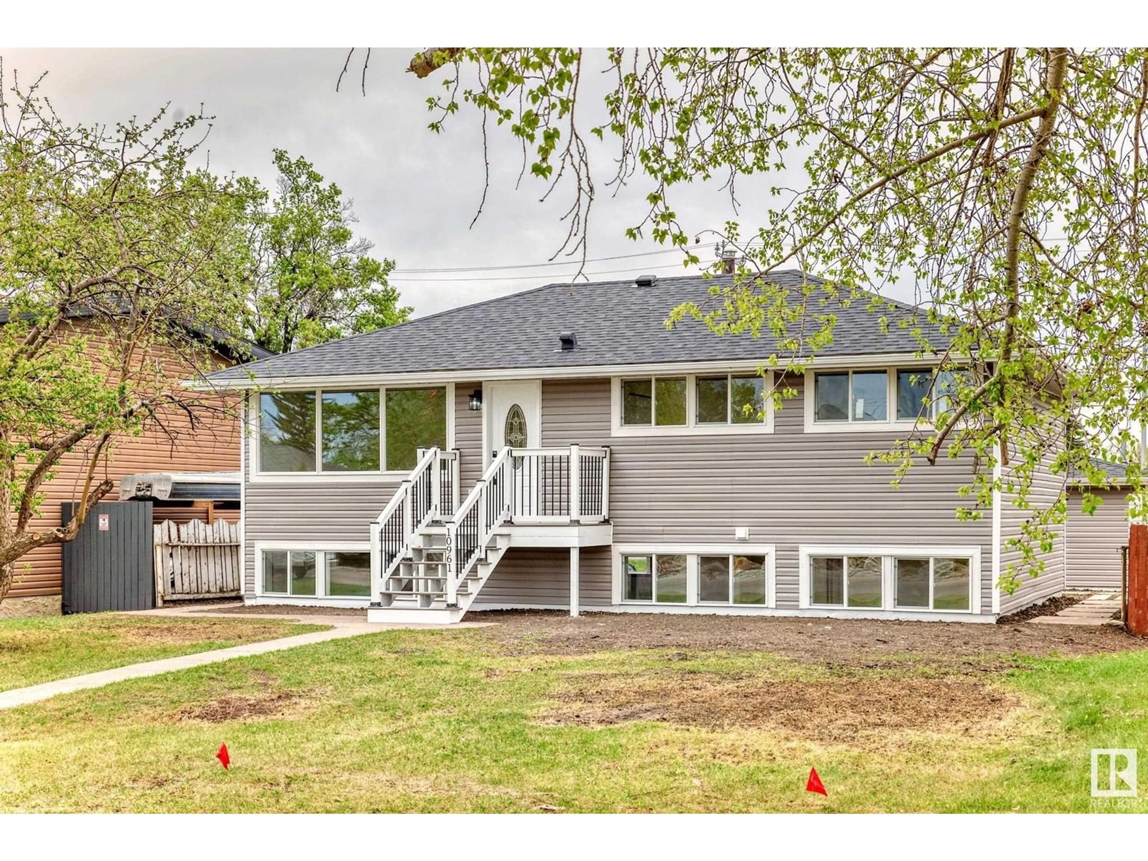 Home with vinyl exterior material, unknown for NW - 10961 157 ST, Edmonton Alberta T5P2W2