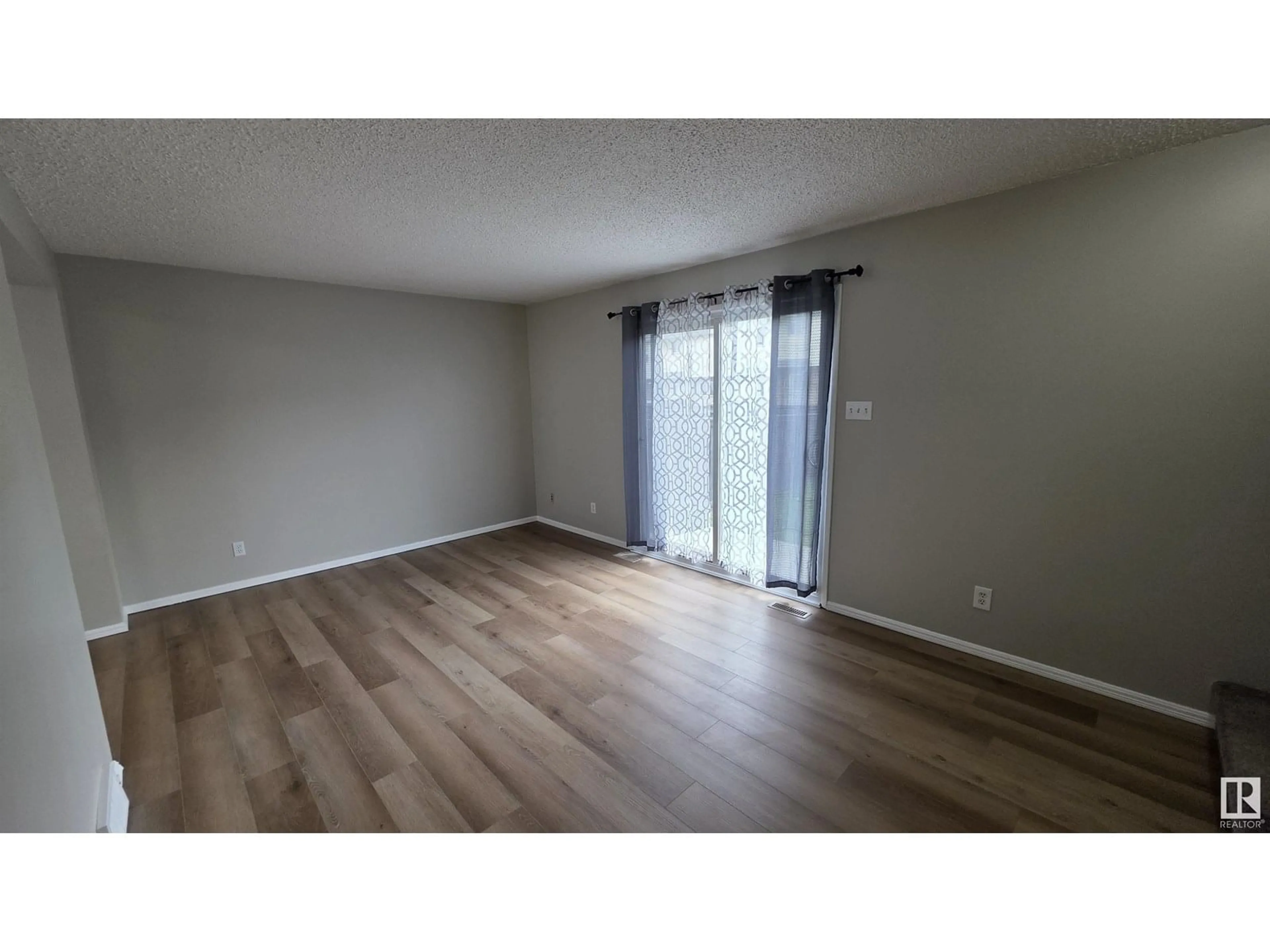 A pic of a room for 289 HARRISON DR, Edmonton Alberta T5A2X5