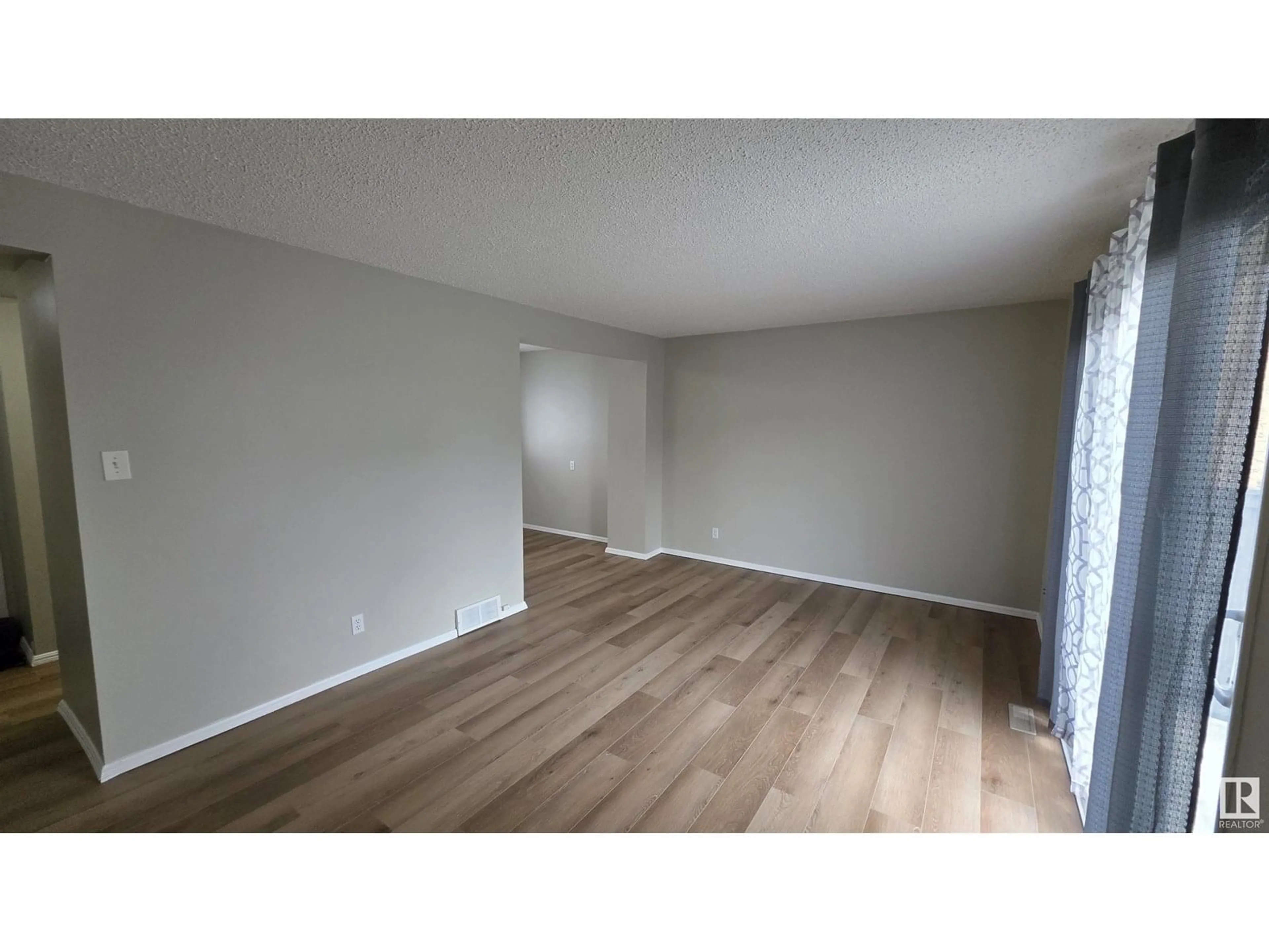 A pic of a room for 289 HARRISON DR, Edmonton Alberta T5A2X5