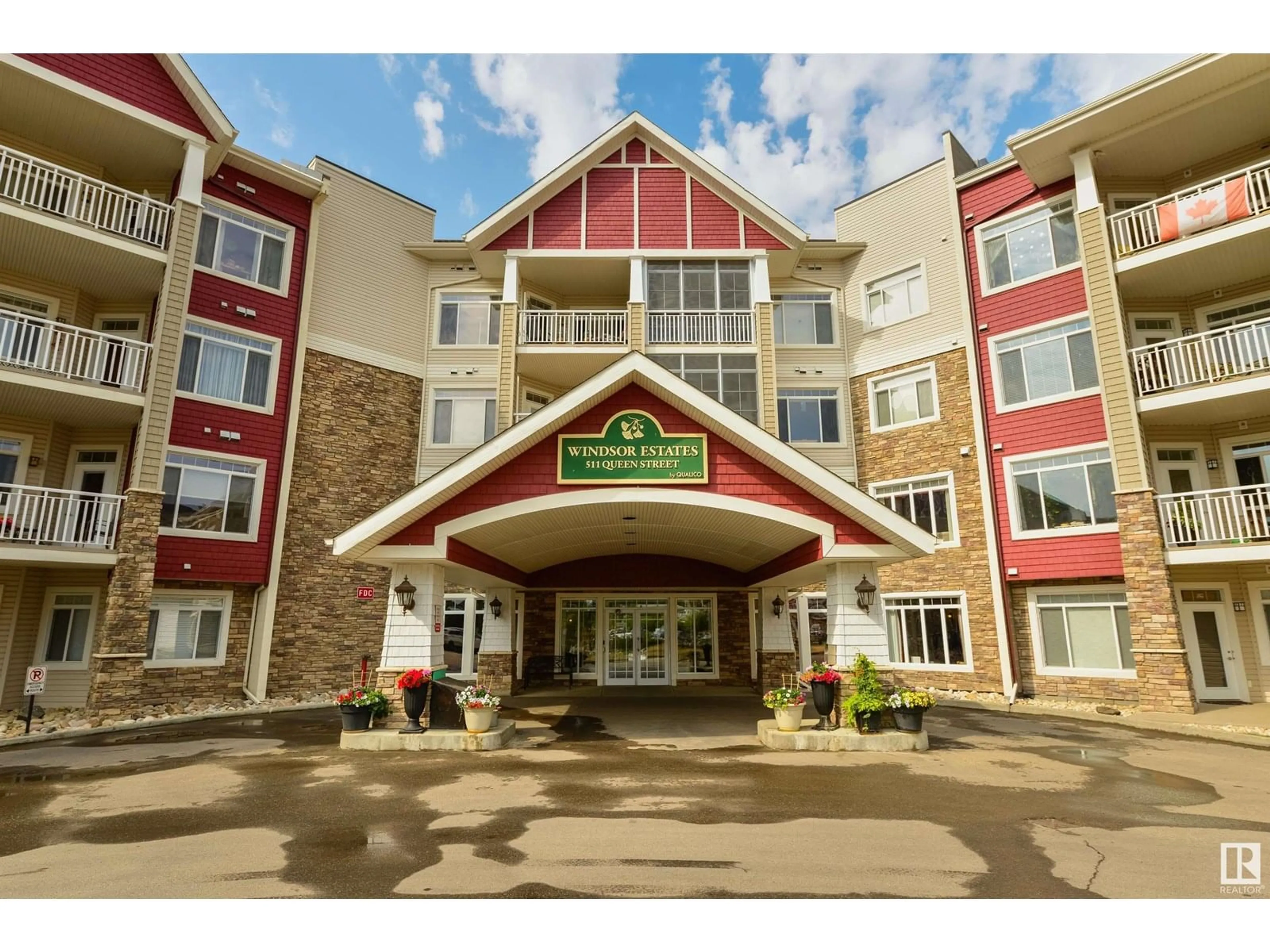 Indoor foyer for 338 - 511 QUEEN ST, Spruce Grove Alberta T7X0G4