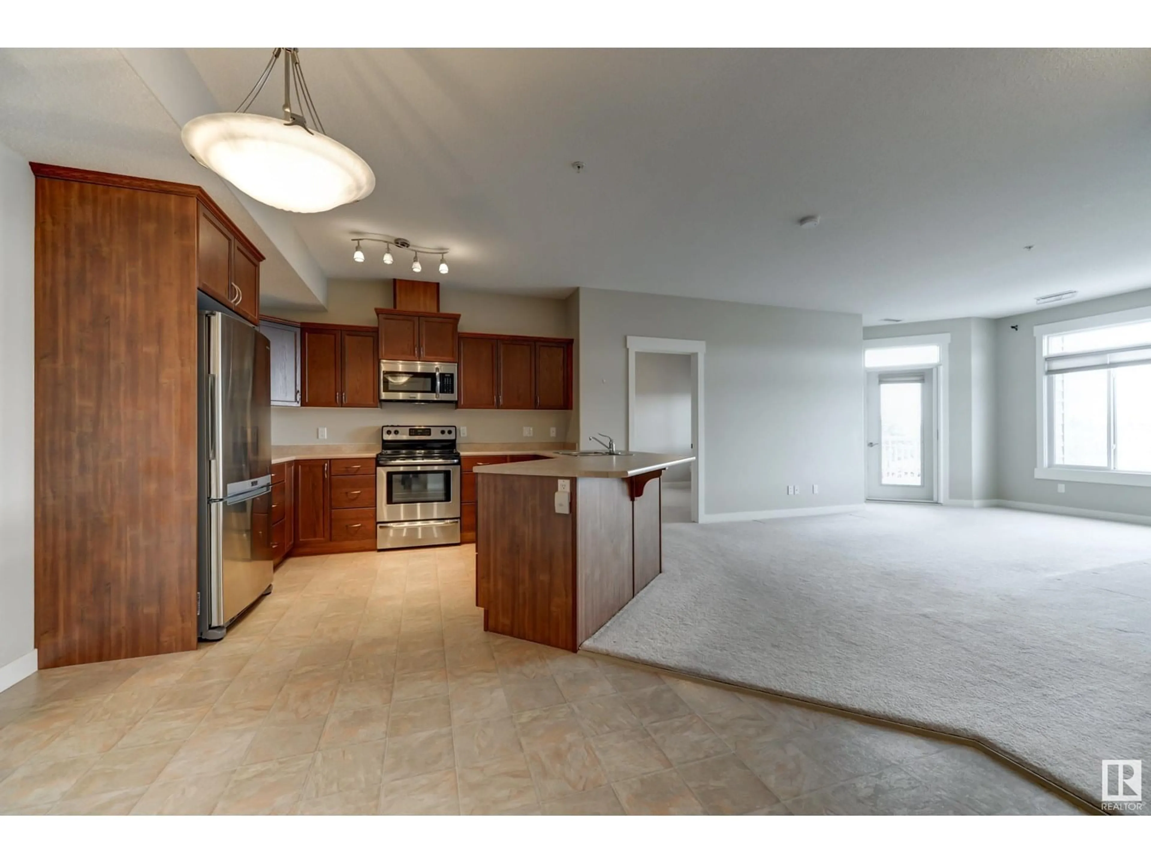 Open concept kitchen, unknown for 338 - 511 QUEEN ST, Spruce Grove Alberta T7X0G4