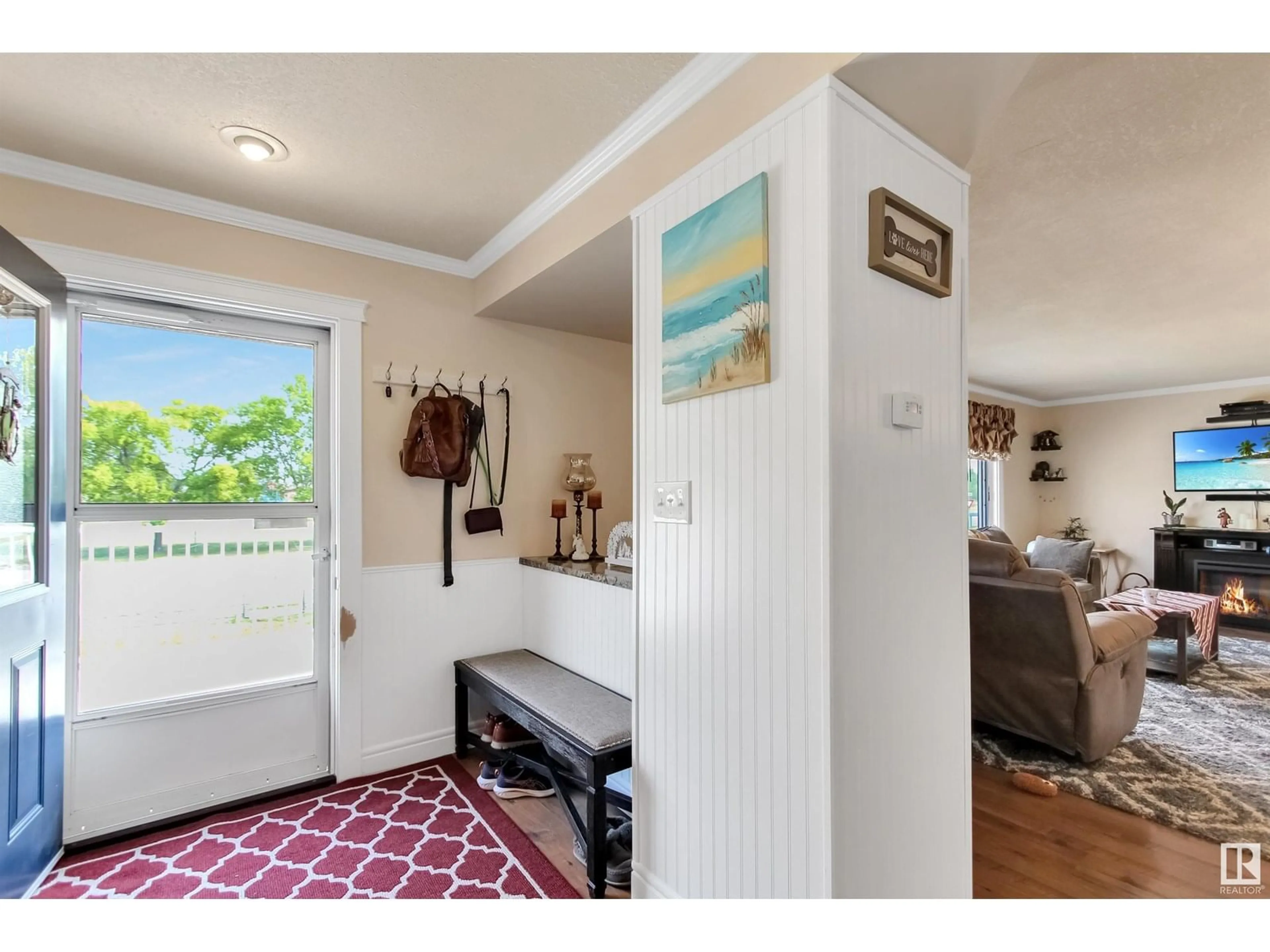 Indoor entryway for 4701 48 AVENUE, Cold Lake Alberta T9M1Y5
