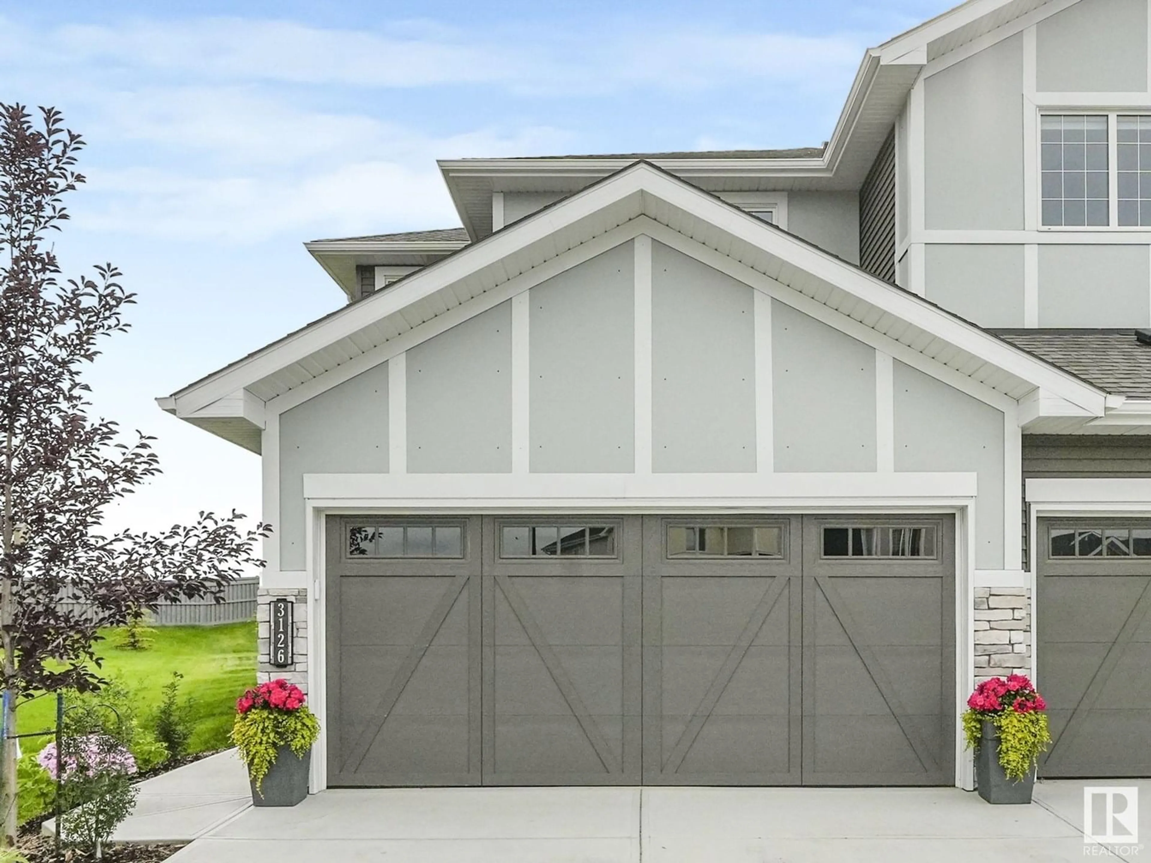 Indoor garage for SW - 3126 169 ST, Edmonton Alberta T6W5A4