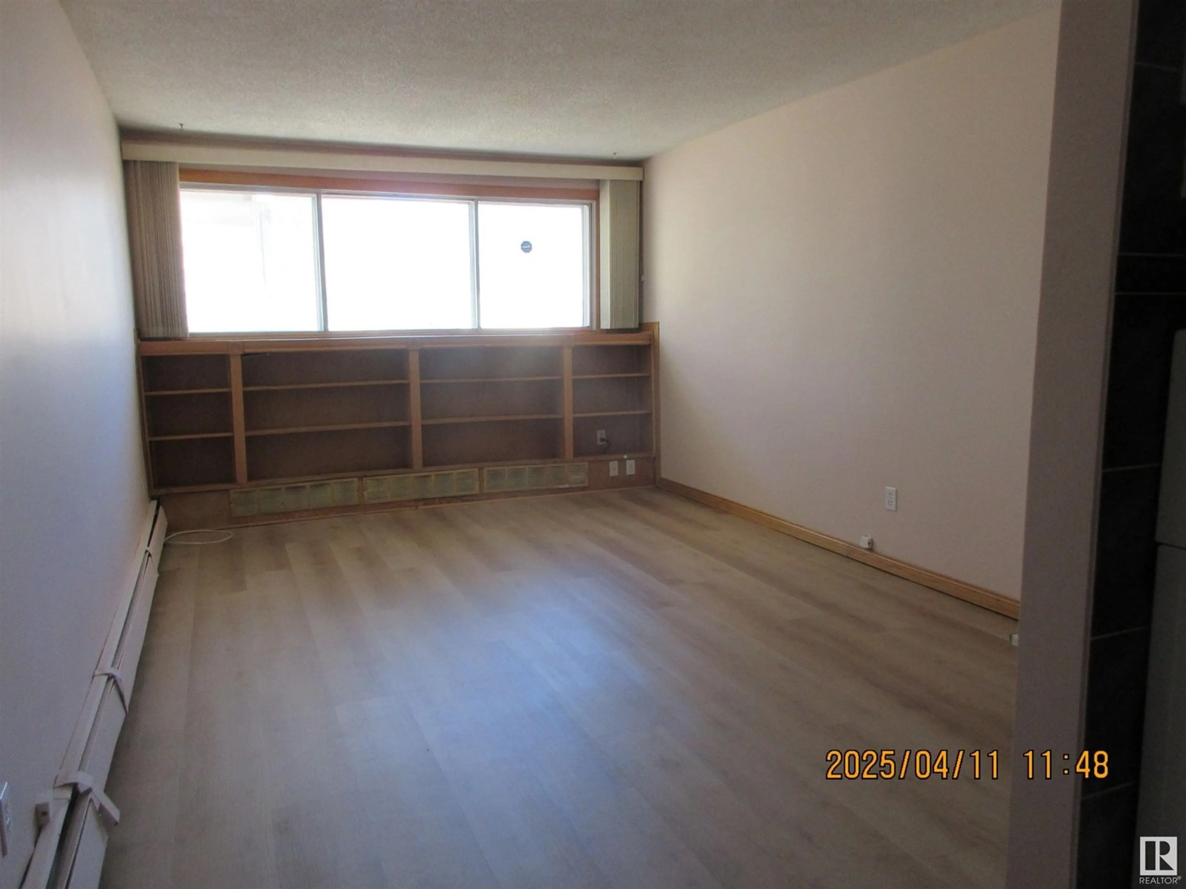 A pic of a room for #4 - 10616 123 ST, Edmonton Alberta T5N1P2