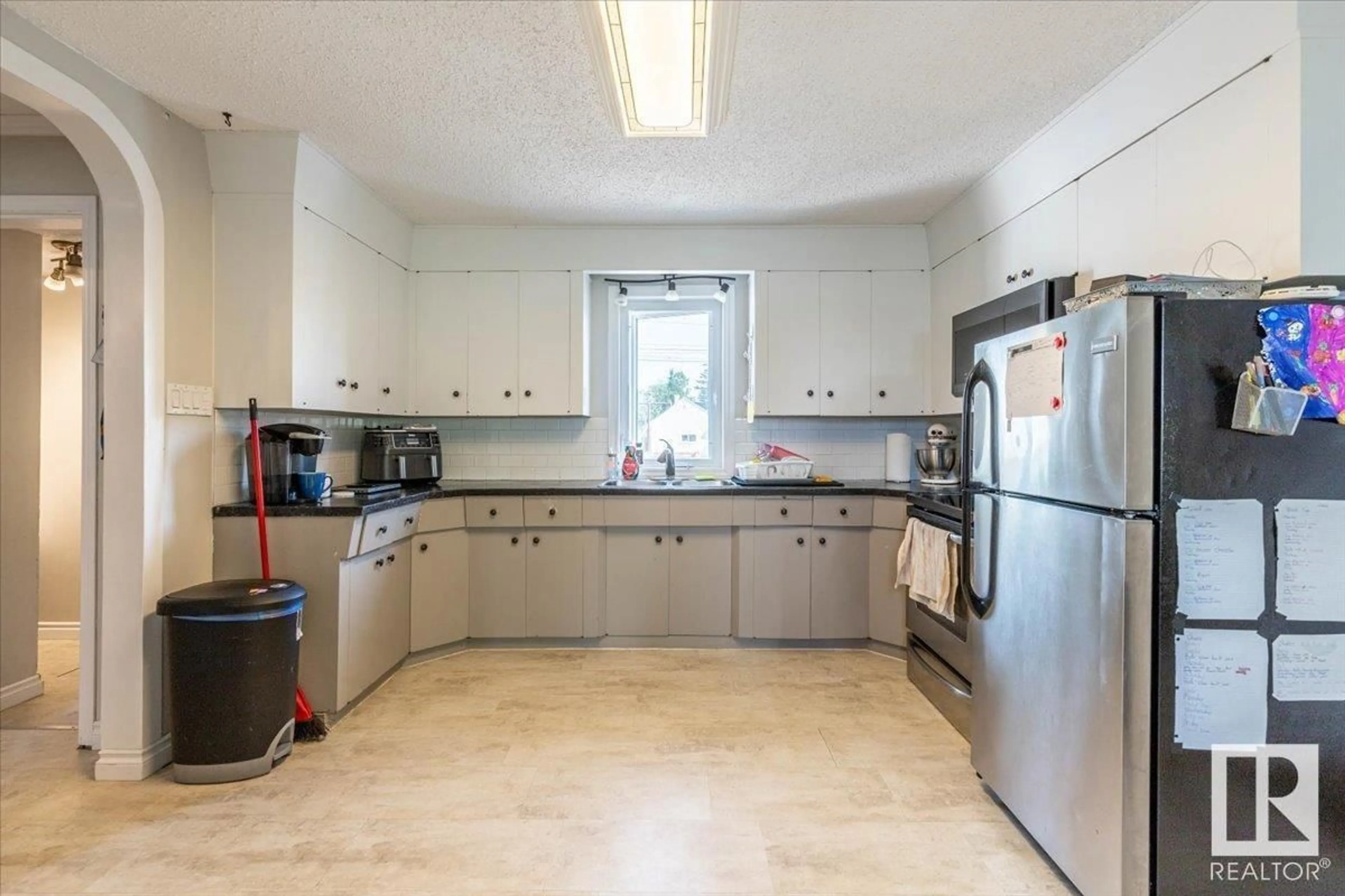 Standard kitchen, ceramic/tile floor for 4718 48 AV, Thorsby Alberta T0C2P0