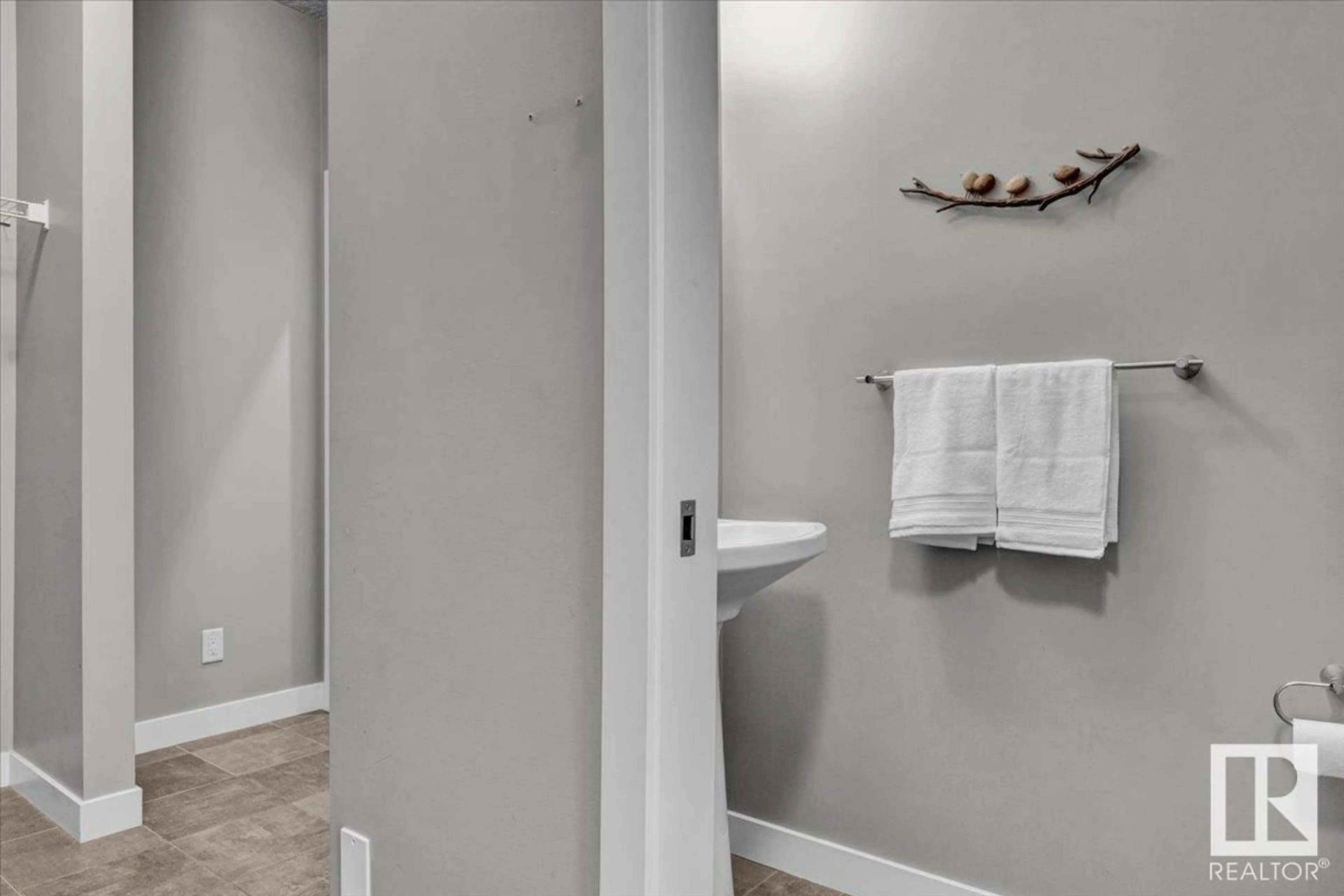 Standard bathroom, ceramic/tile floor for 167 STURTZ BN, Leduc Alberta T9E1E3