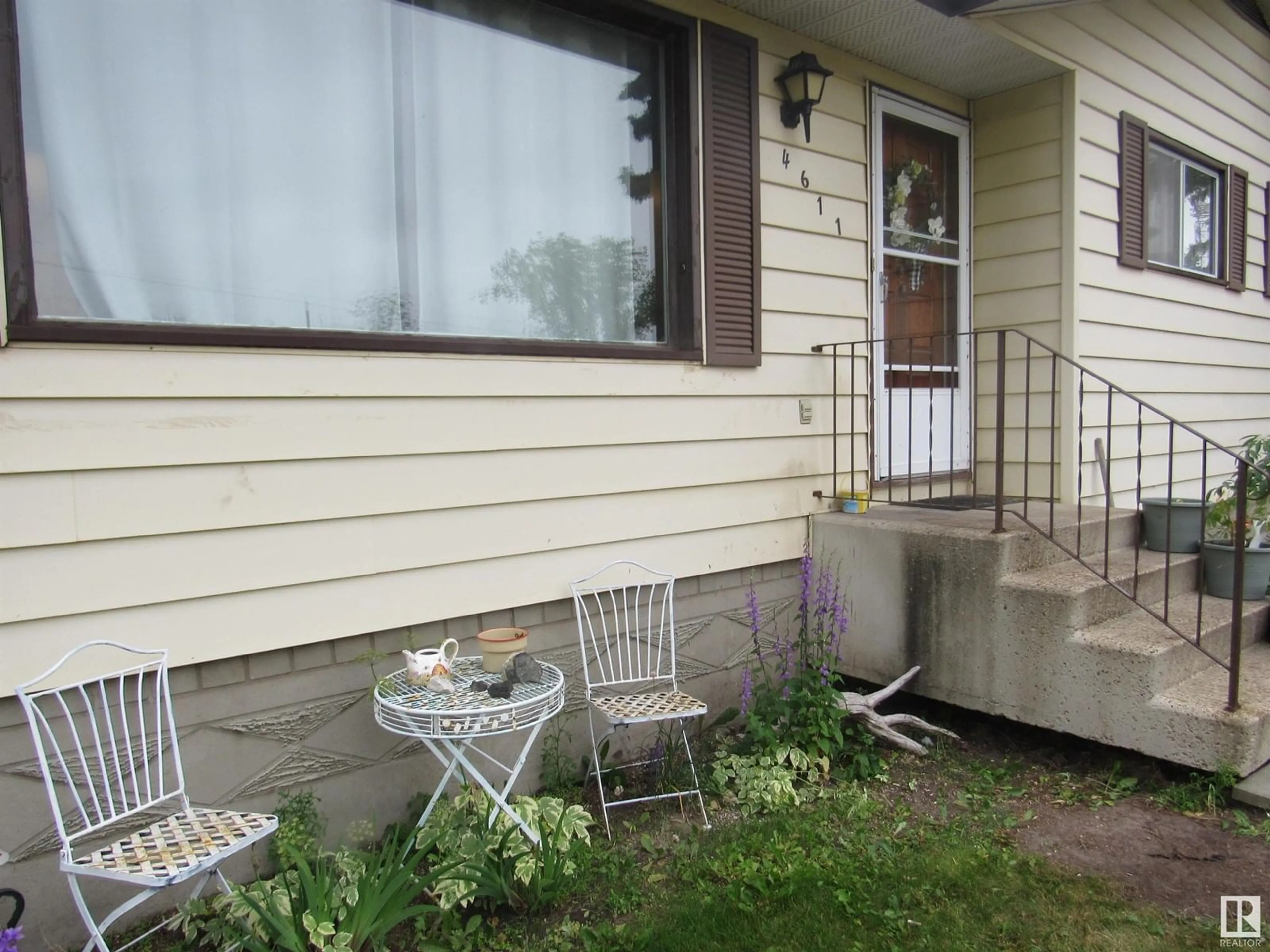 Patio, street for 4611 53 AVE, Barrhead Alberta T7N1H3