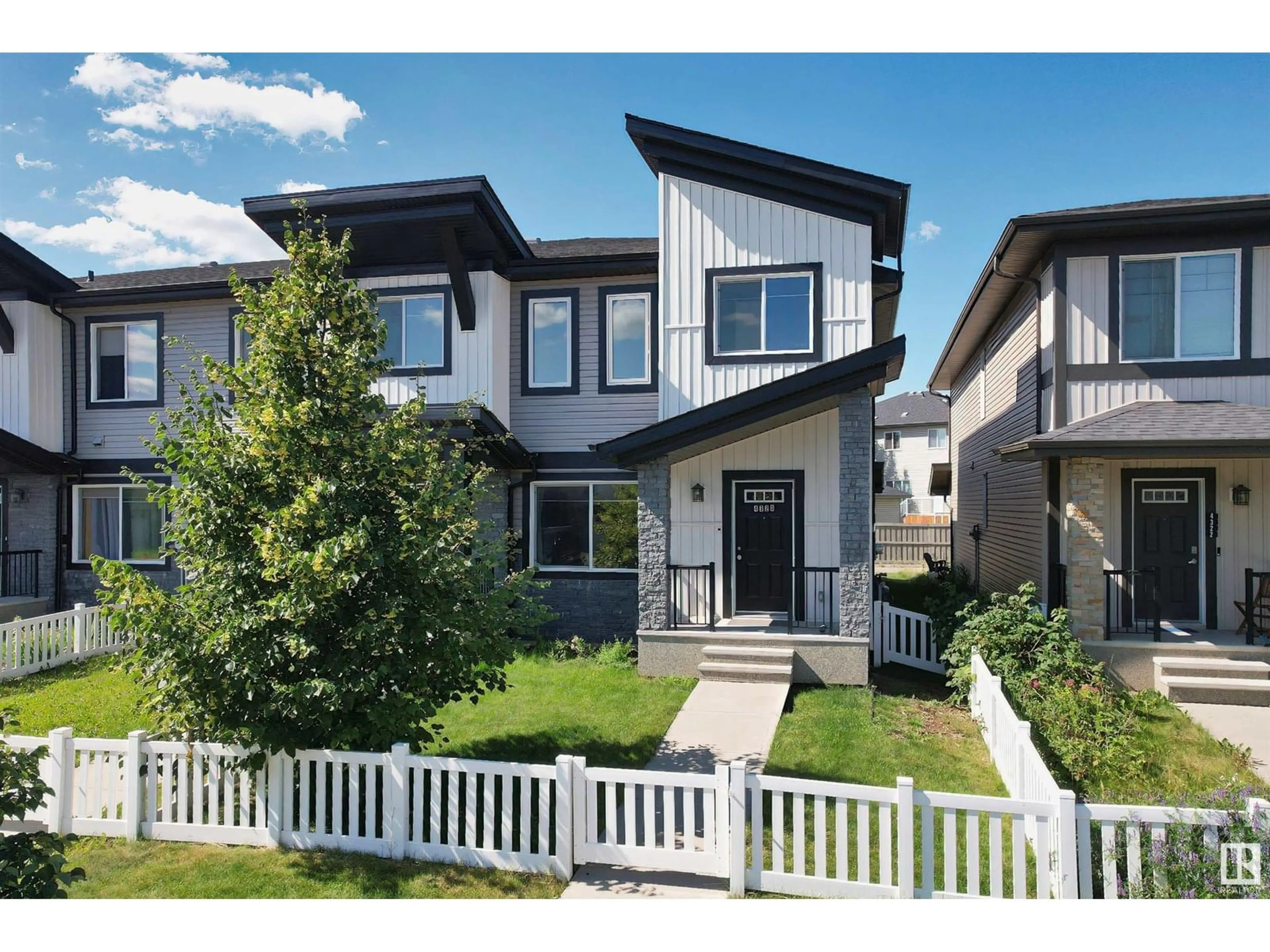 Home with vinyl exterior material, street for SW - 4320 ANNETT CM, Edmonton Alberta T6W2V5