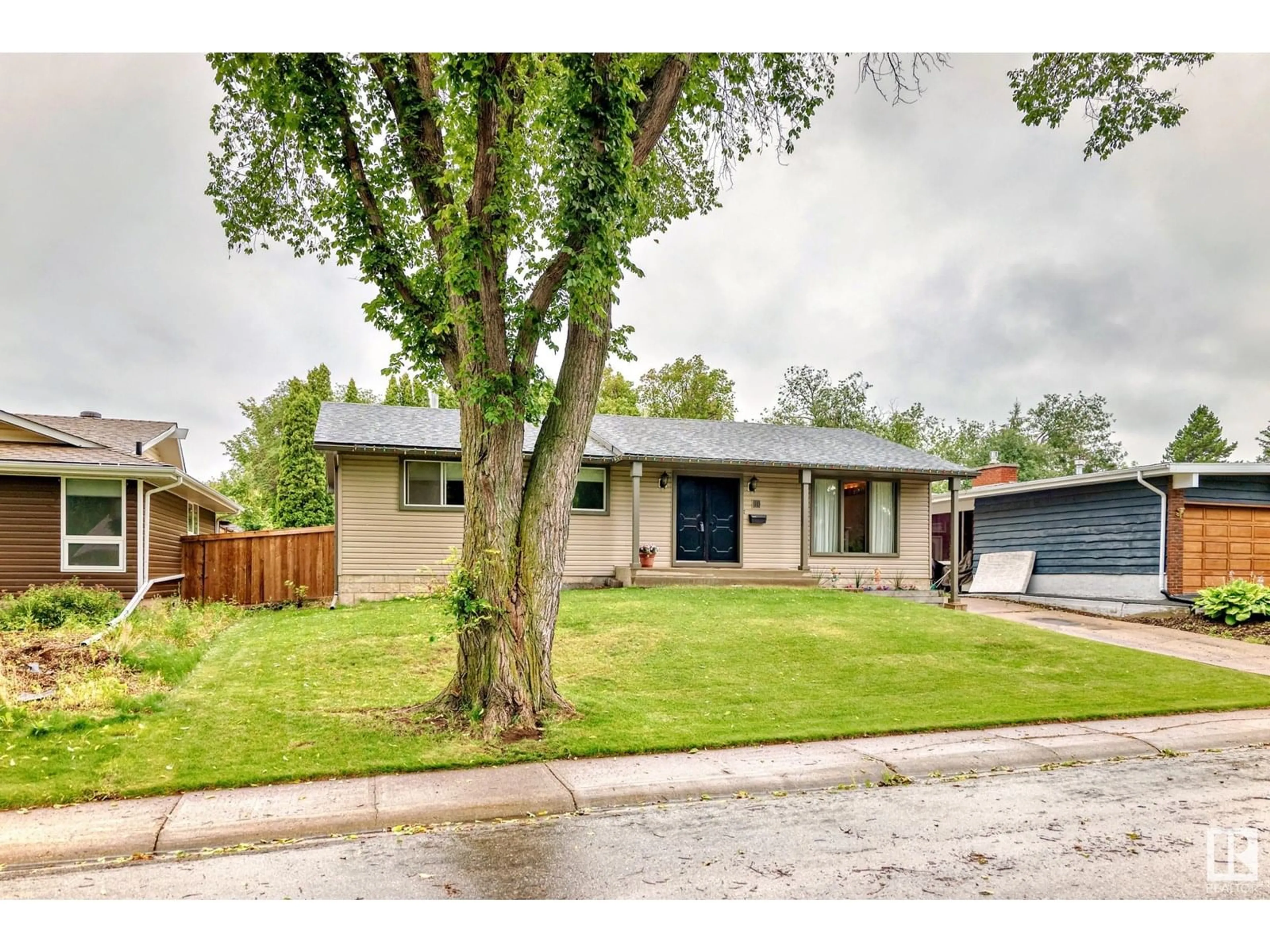 Unknown for 16 MERRYVALE CR, Sherwood Park Alberta T8A0N3
