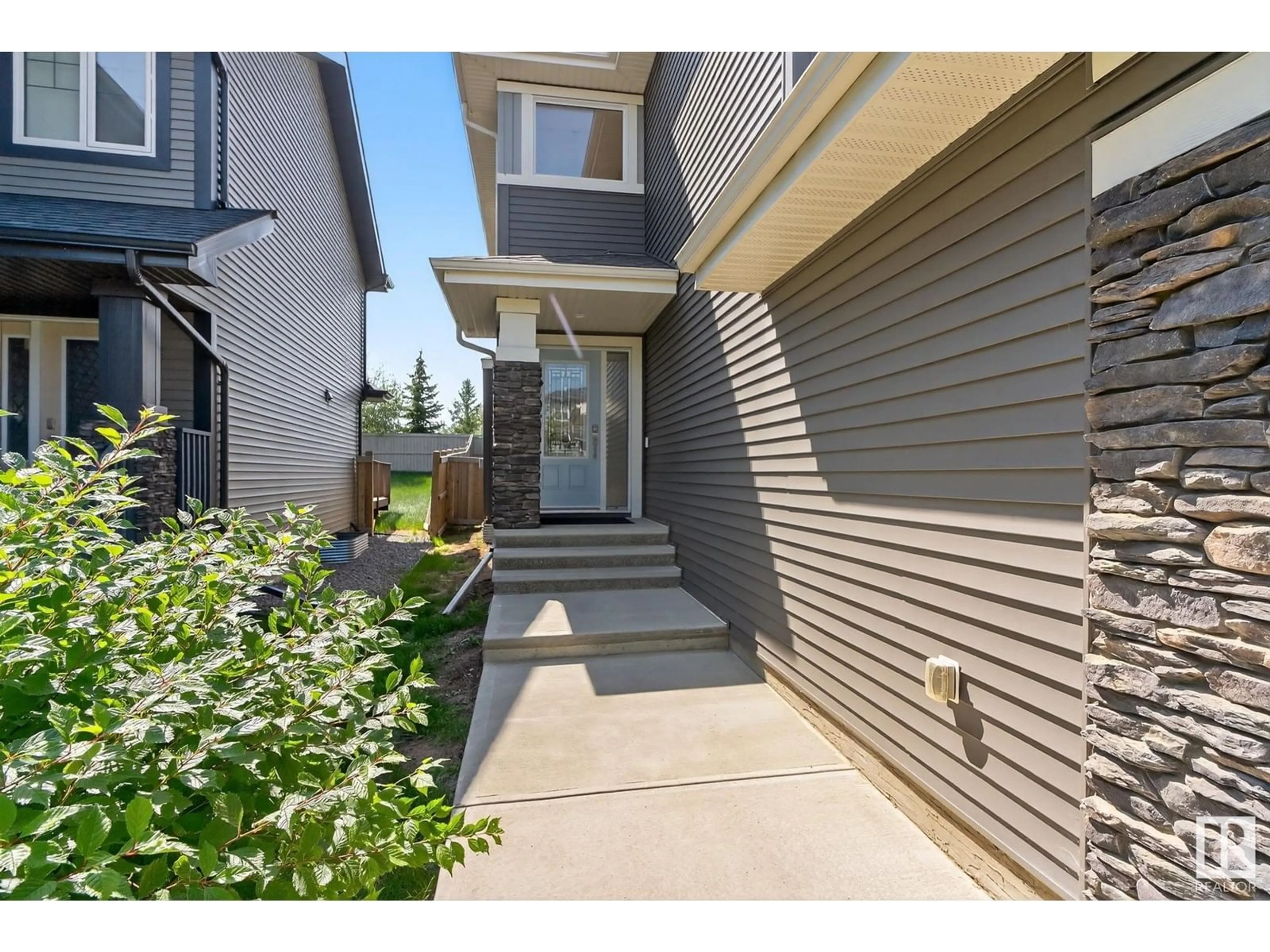 Unknown for 21915 80 AV, Edmonton Alberta T5T4S2