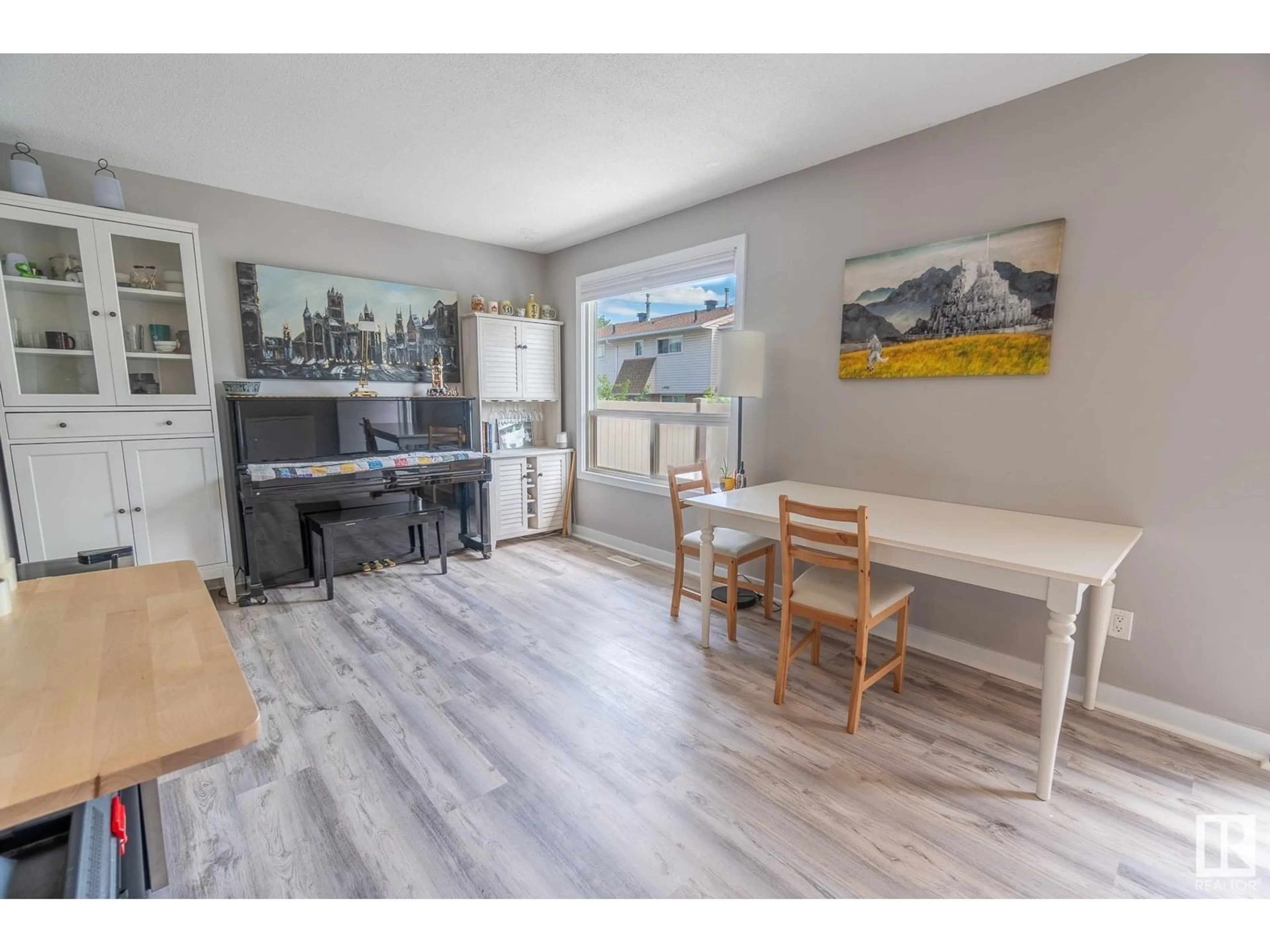 Unknown for 211 DICKINSFIELD CO, Edmonton Alberta T5E5V8