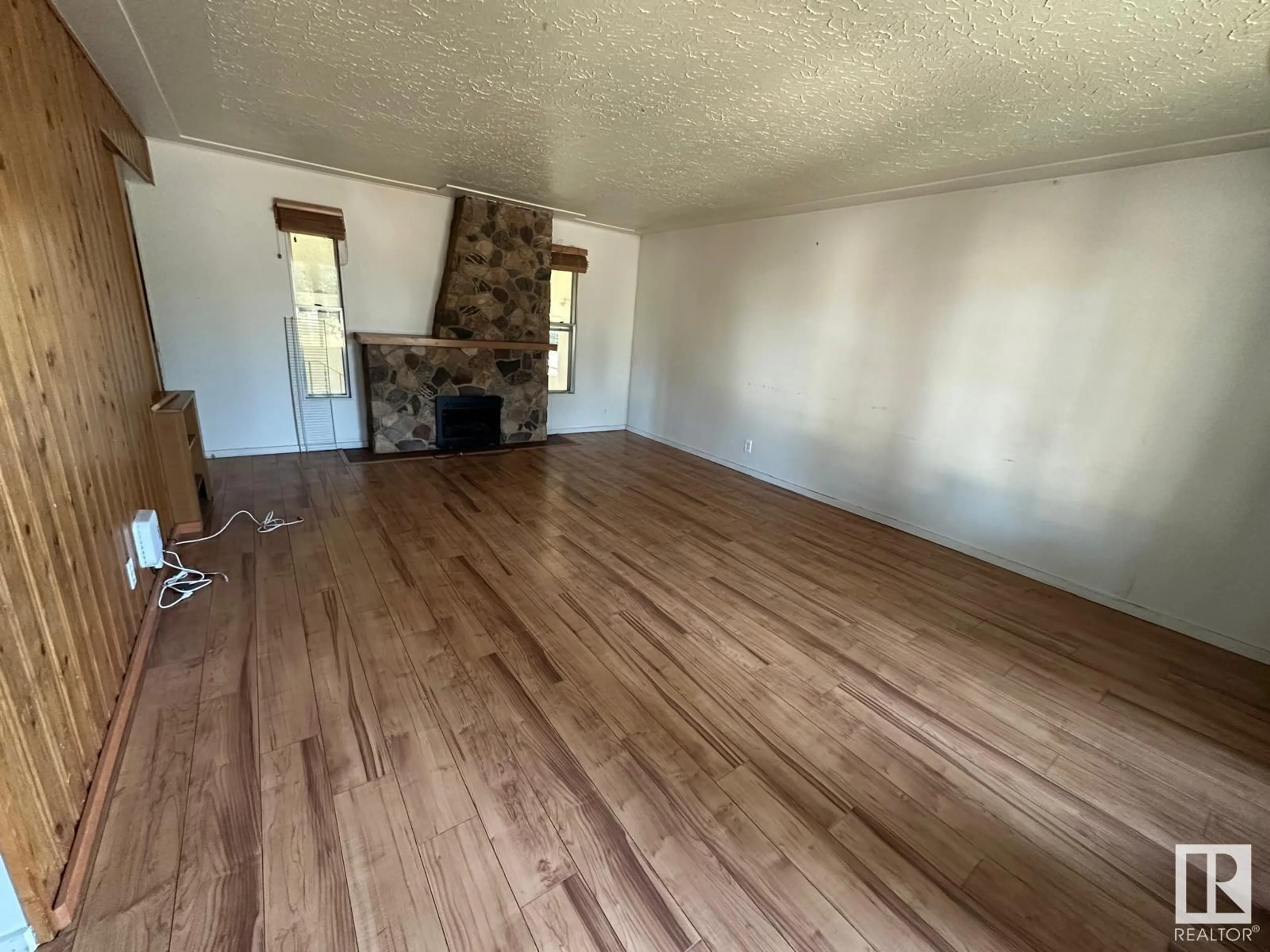 A pic of a room for NW - 15831 83 AV, Edmonton Alberta T5R3T8