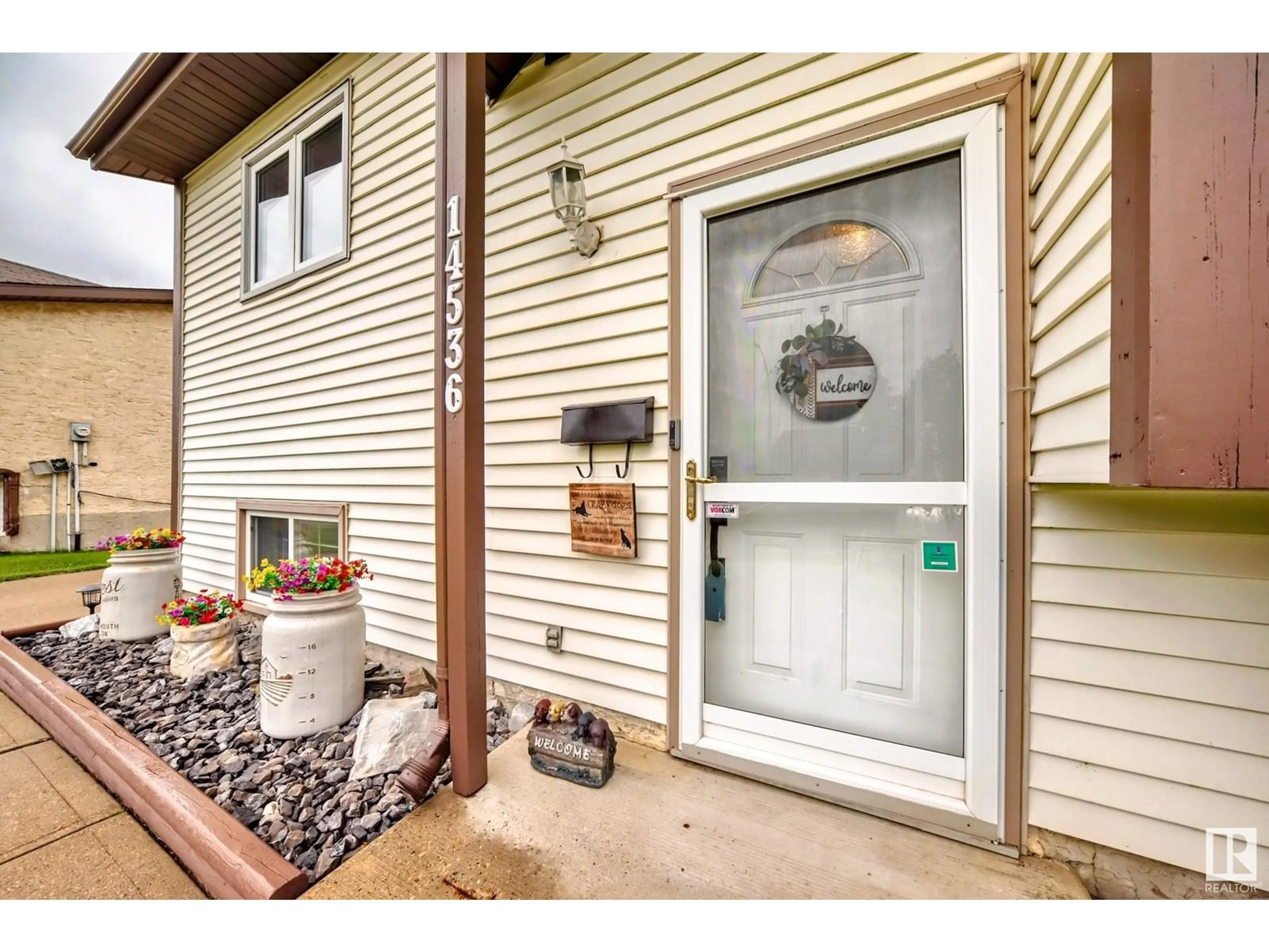 Indoor entryway for NW - 14536 31A ST, Edmonton Alberta T5Y2H7