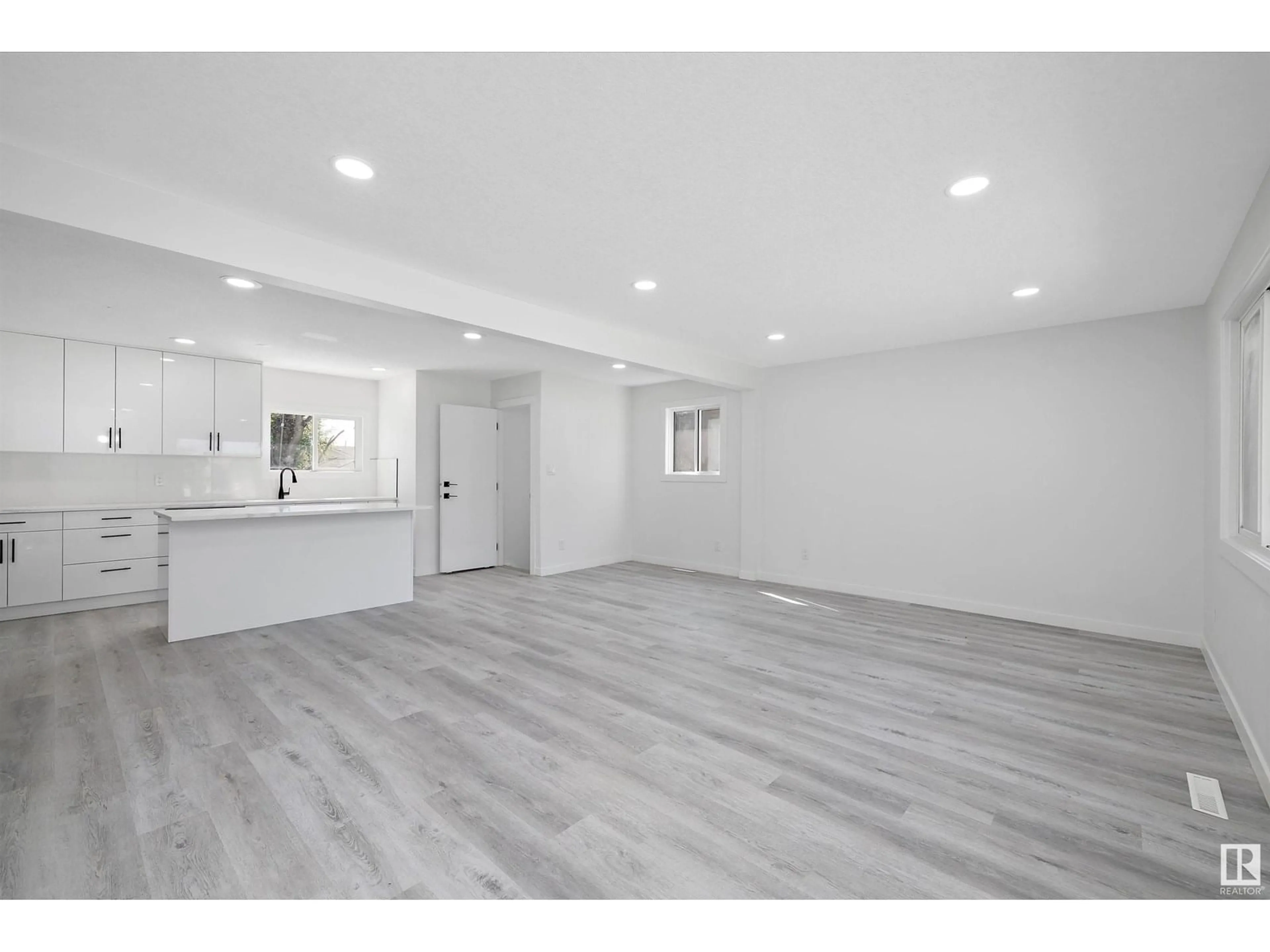 A pic of a room for 13603 137 ST, Edmonton Alberta T5L2B2