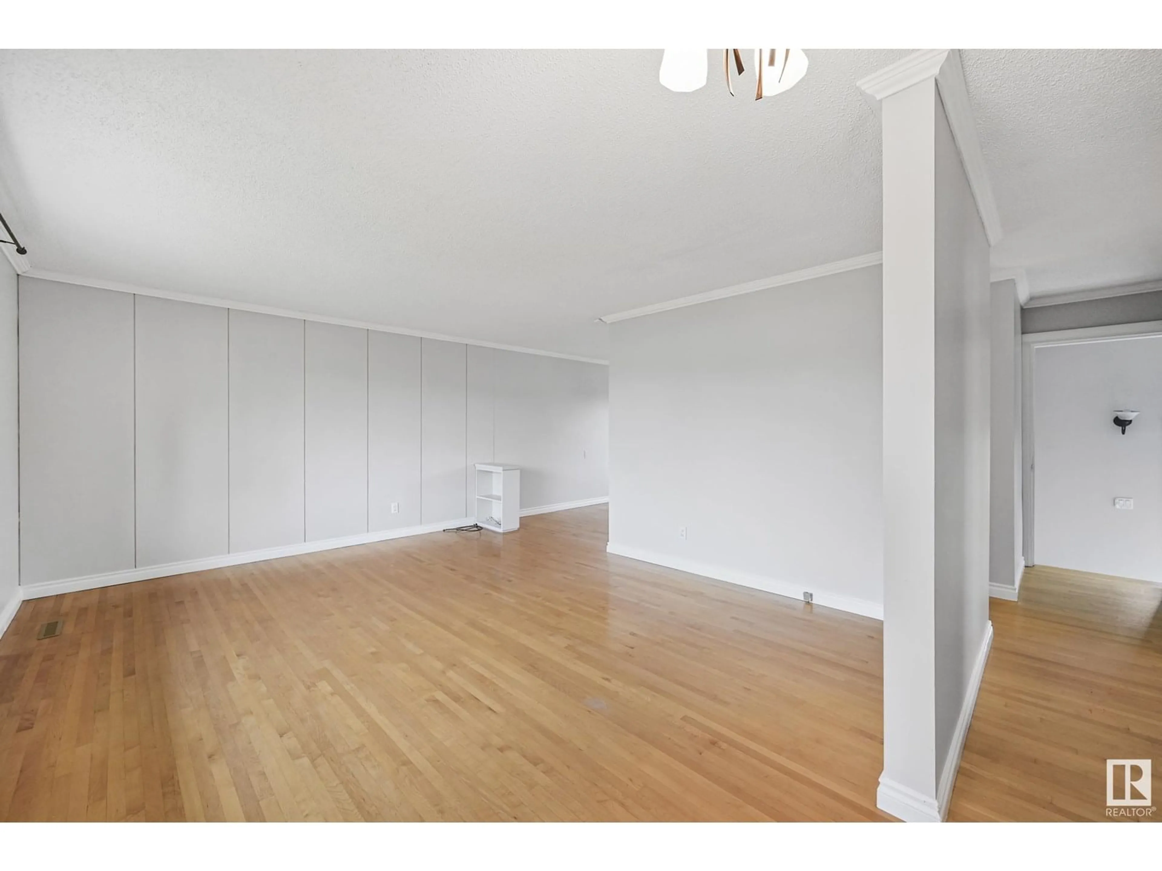 A pic of a room for 6803 149A AV, Edmonton Alberta T5C2V8