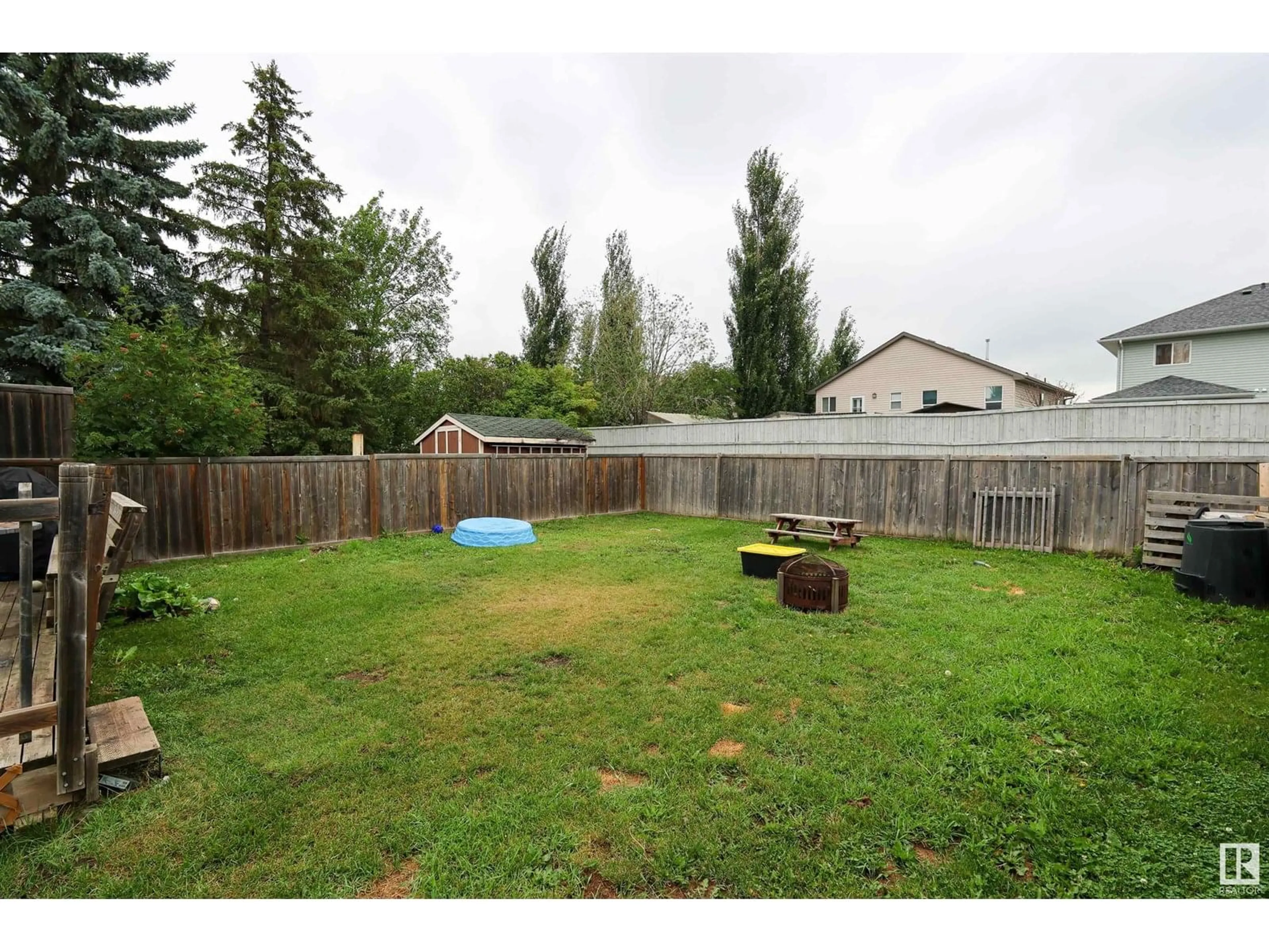 Patio, unknown for 8917 99 AV, Morinville Alberta T8R1K5