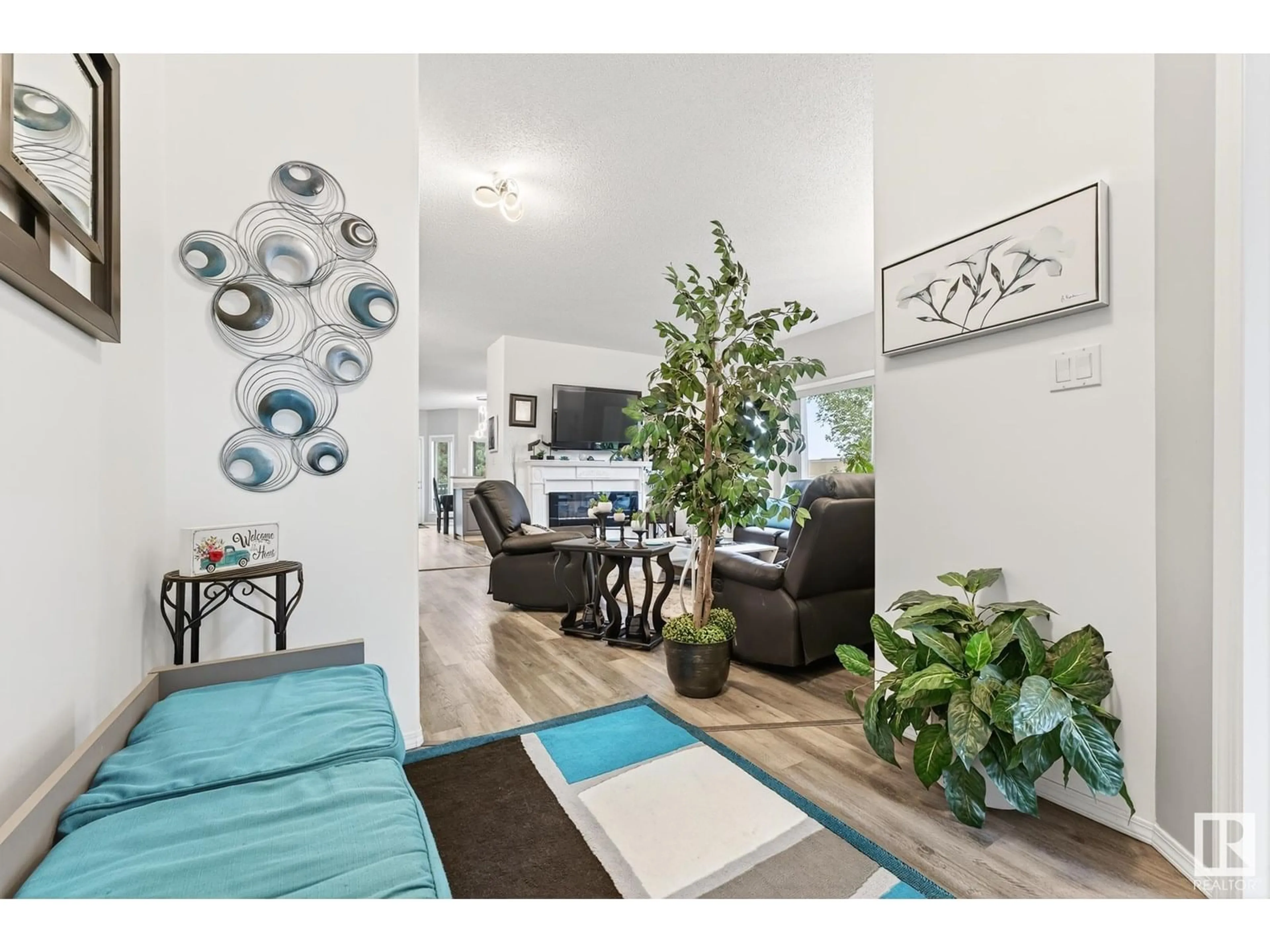 Living room with furniture, unknown for 9 - 13615 34 ST, Edmonton Alberta T5A0B3