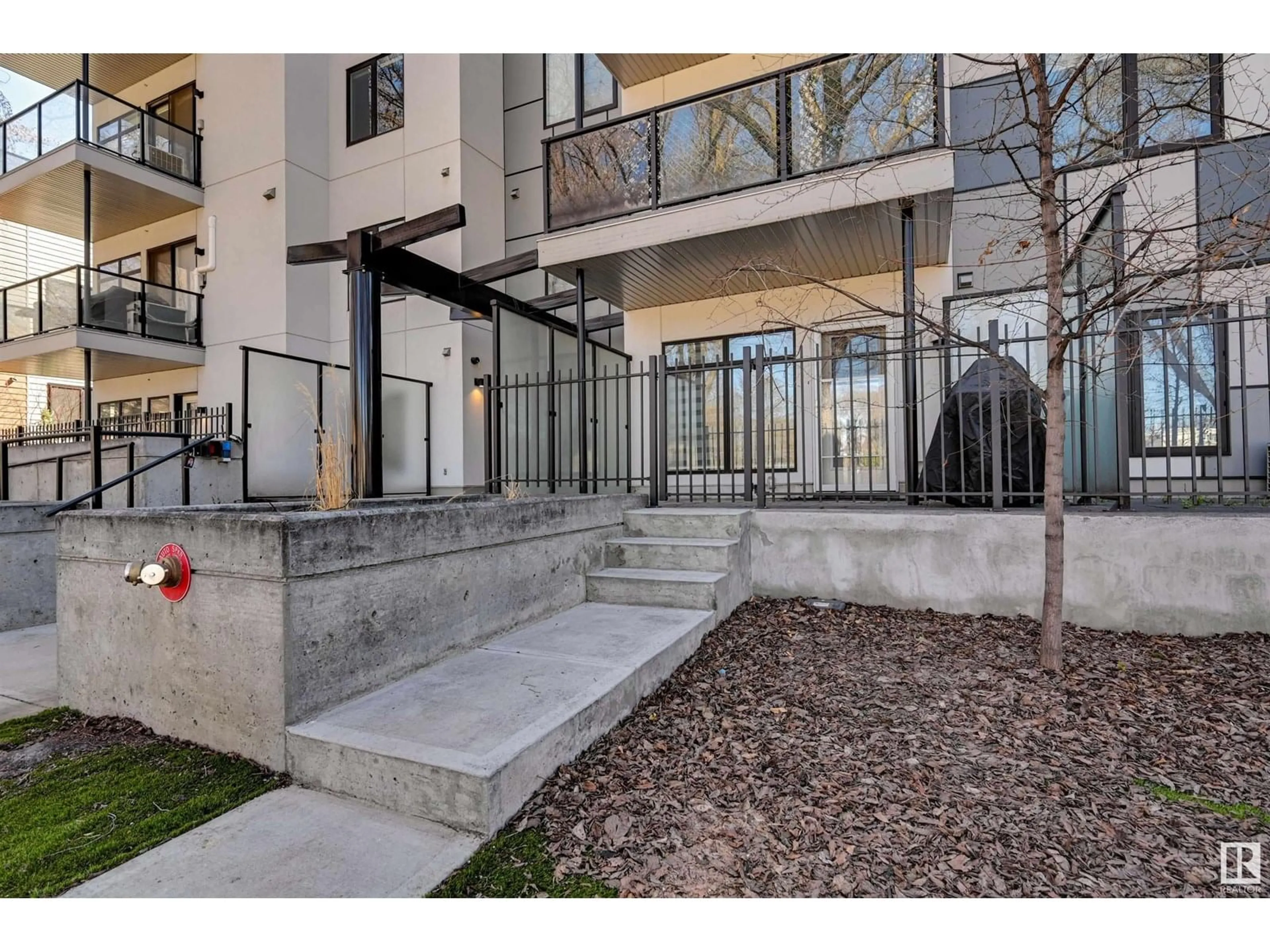 Unknown for 111 - 10837 83 AV, Edmonton Alberta T6E2E6
