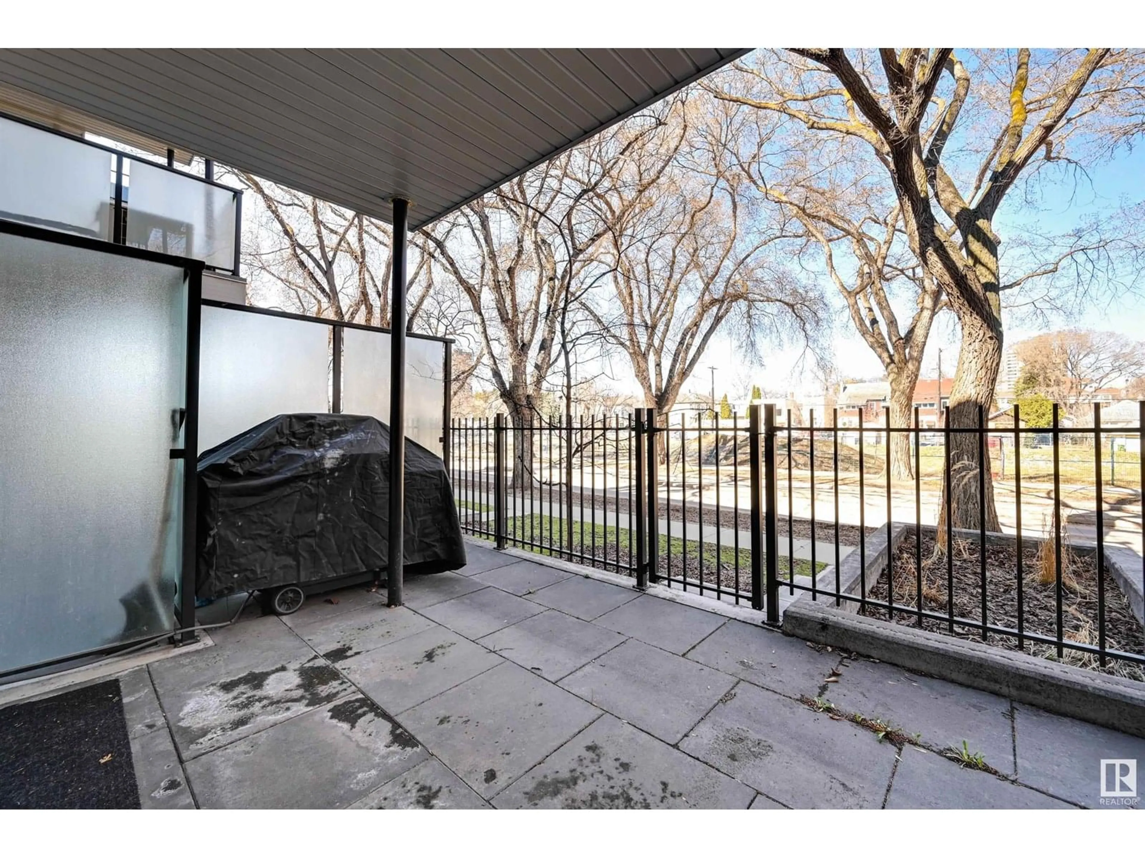 Patio, street for 111 - 10837 83 AV, Edmonton Alberta T6E2E6