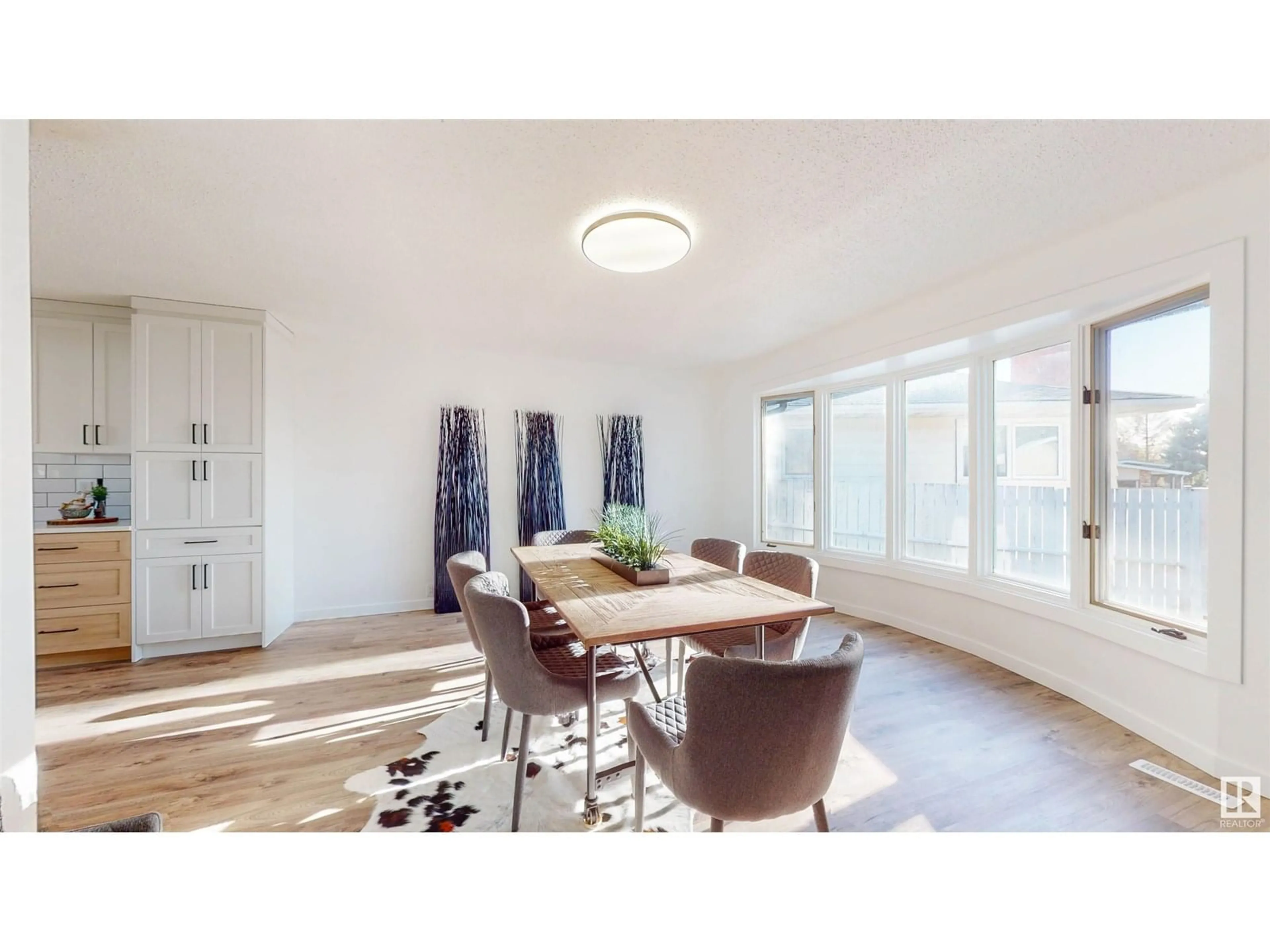 A pic of a room for 7916 43A AV NW, Edmonton Alberta T6K0Y7