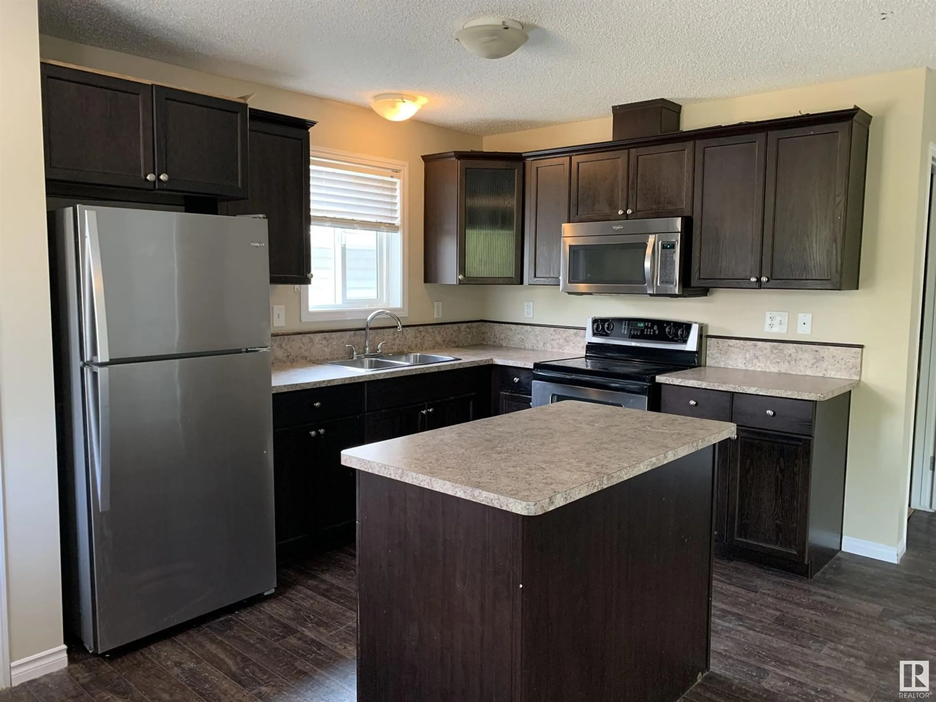 Standard kitchen, unknown for NW - 11824 93 ST, Edmonton Alberta T5G1E3