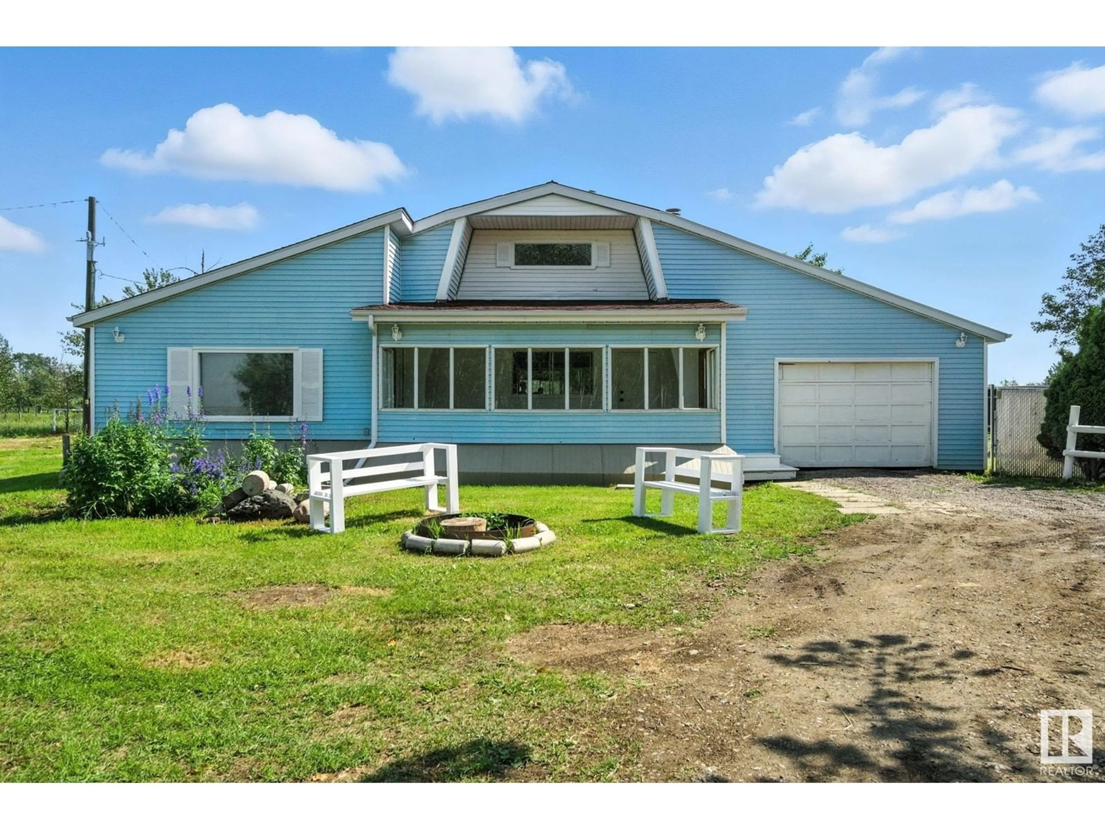 Home with vinyl exterior material, unknown for 51019 RGE ROAD 273, Rural Parkland County Alberta T7Z1Z7