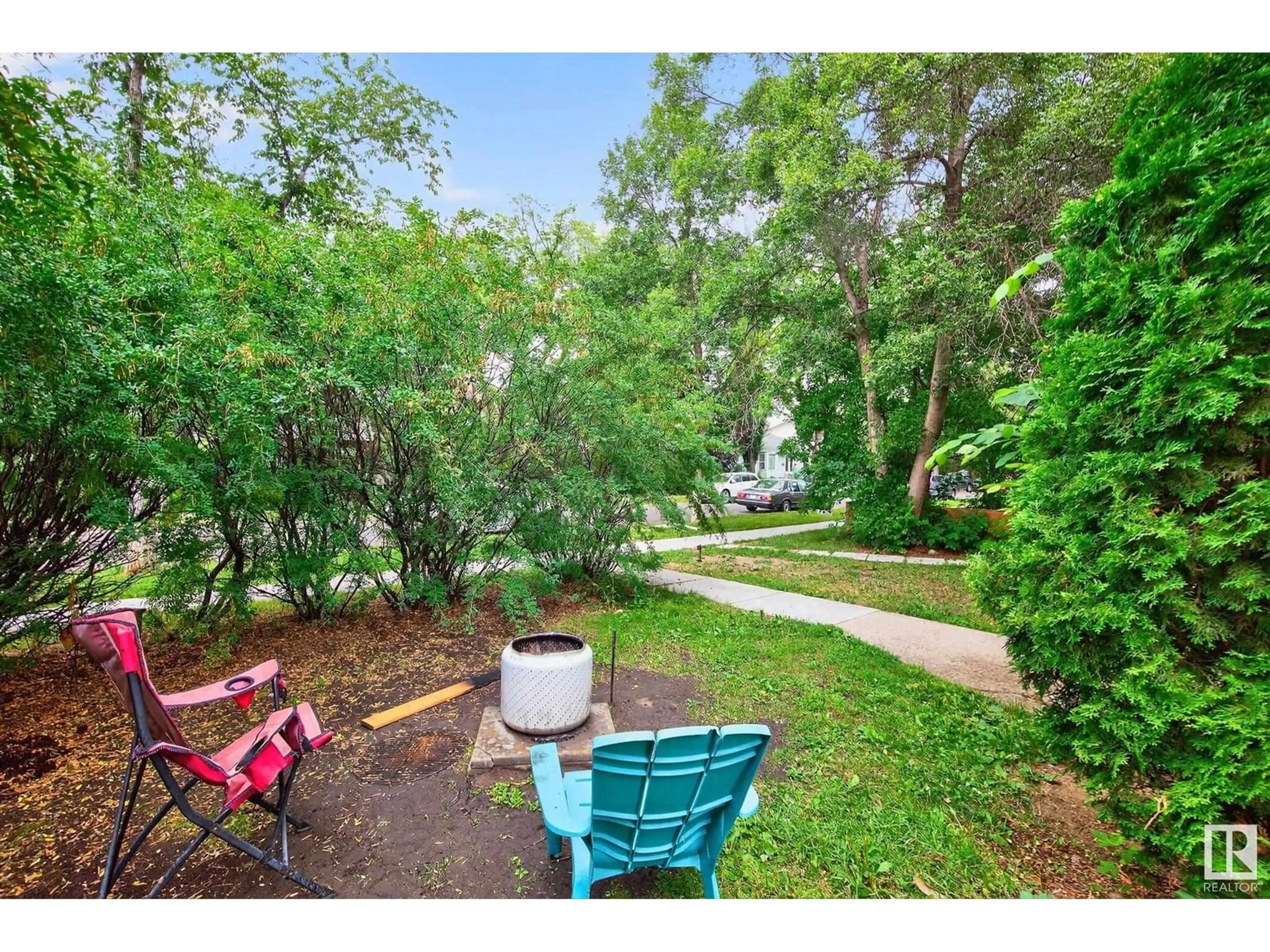 Patio, water/lake/river/ocean view for NW - 11205 125 ST, Edmonton Alberta T5M0M6