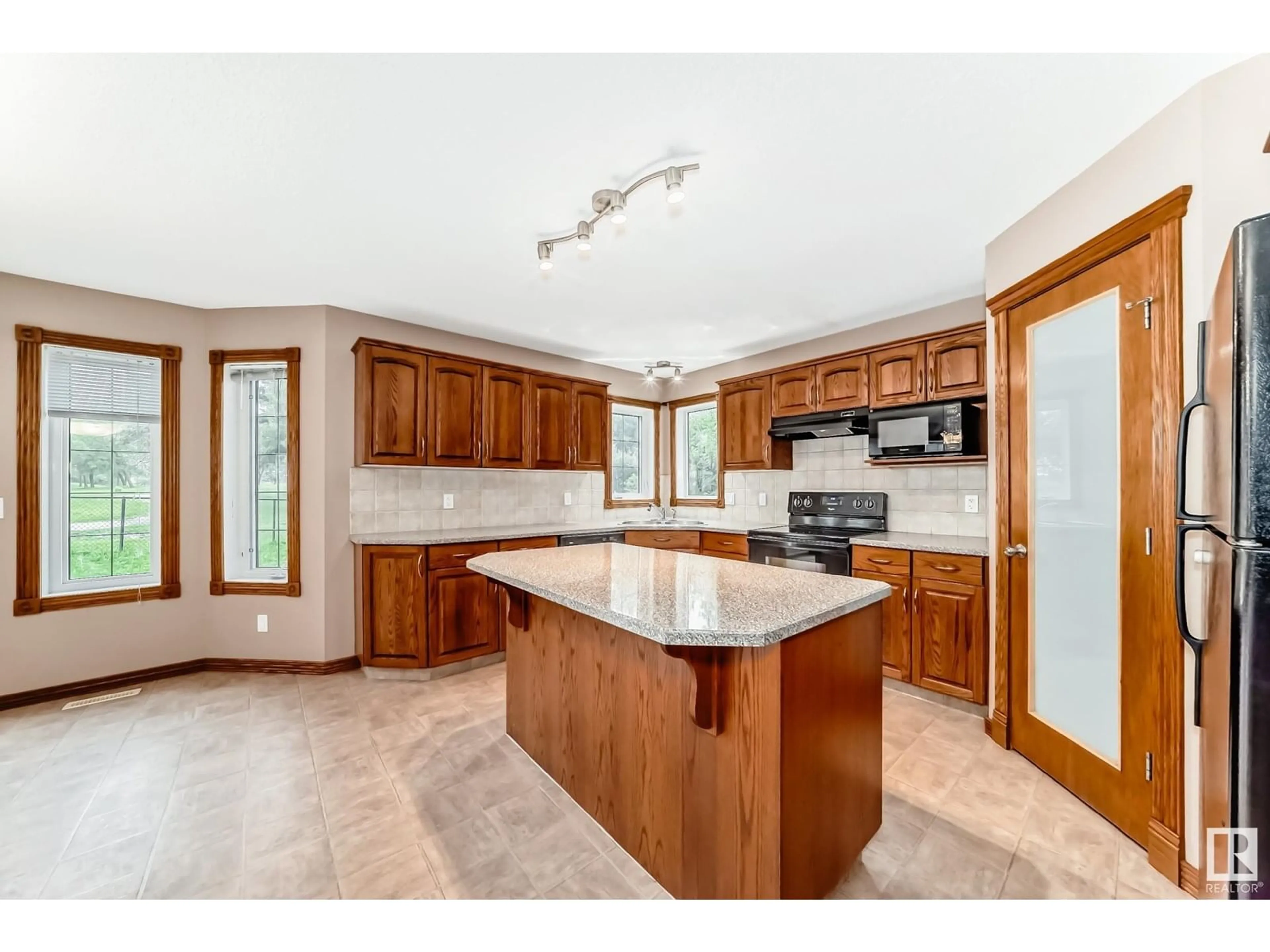 Open concept kitchen, unknown for 204 REICHERT DR, Beaumont Alberta T4X0B9