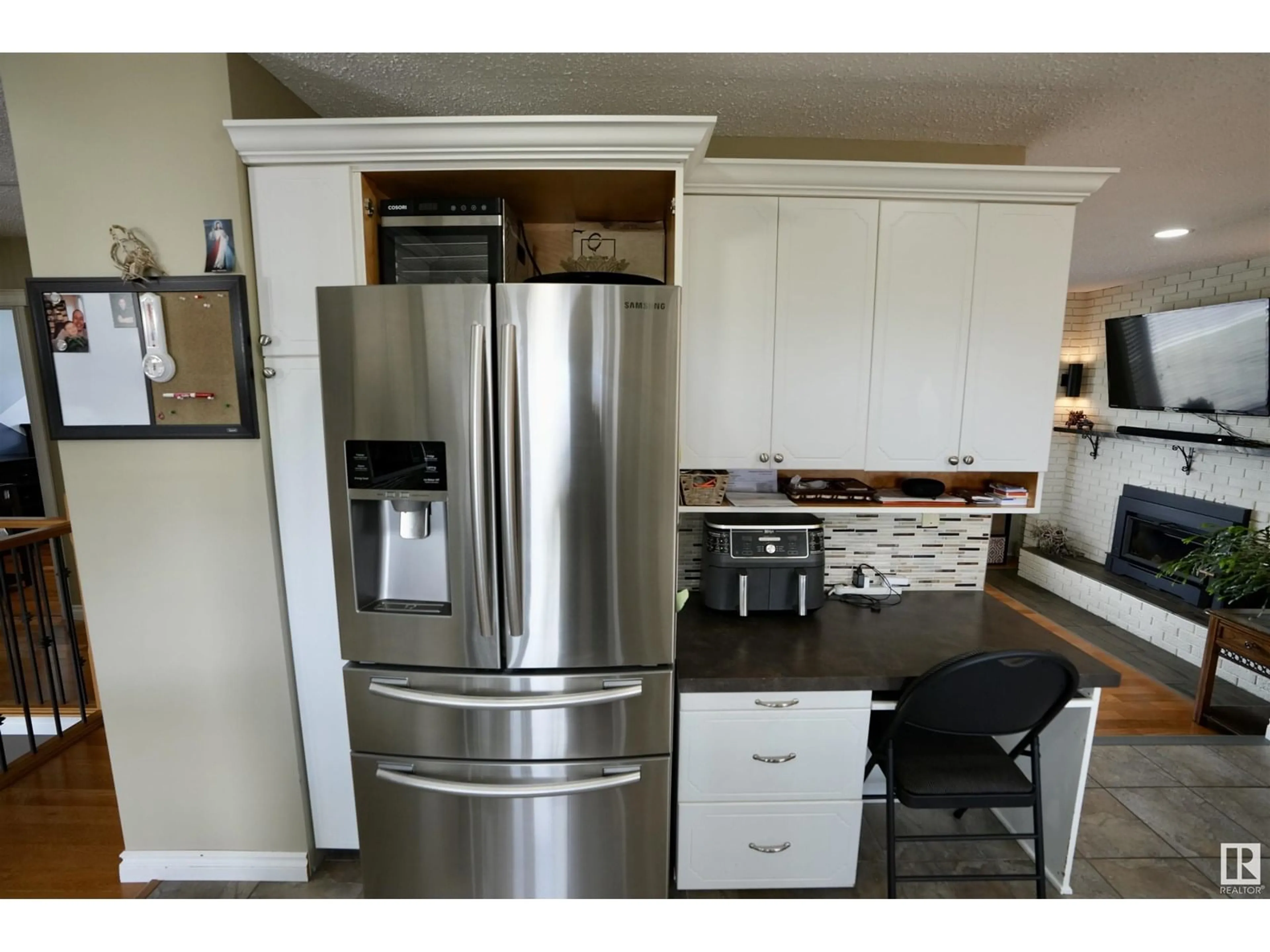 Open concept kitchen, unknown for 5533 50 ST, St. Paul Town Alberta T0A3A1