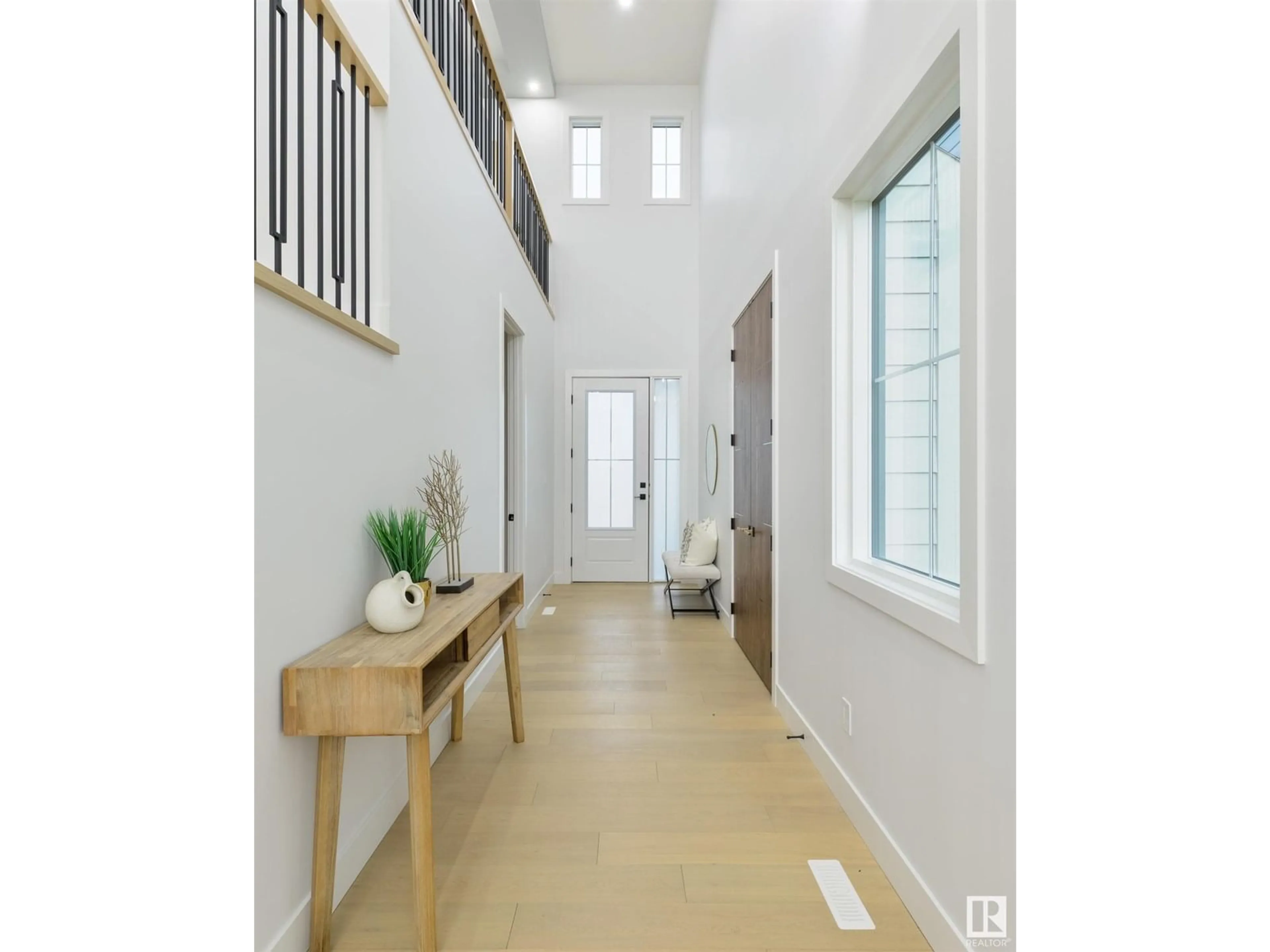 Indoor entryway for 1554 HOWES PL, Edmonton Alberta T6W5C1