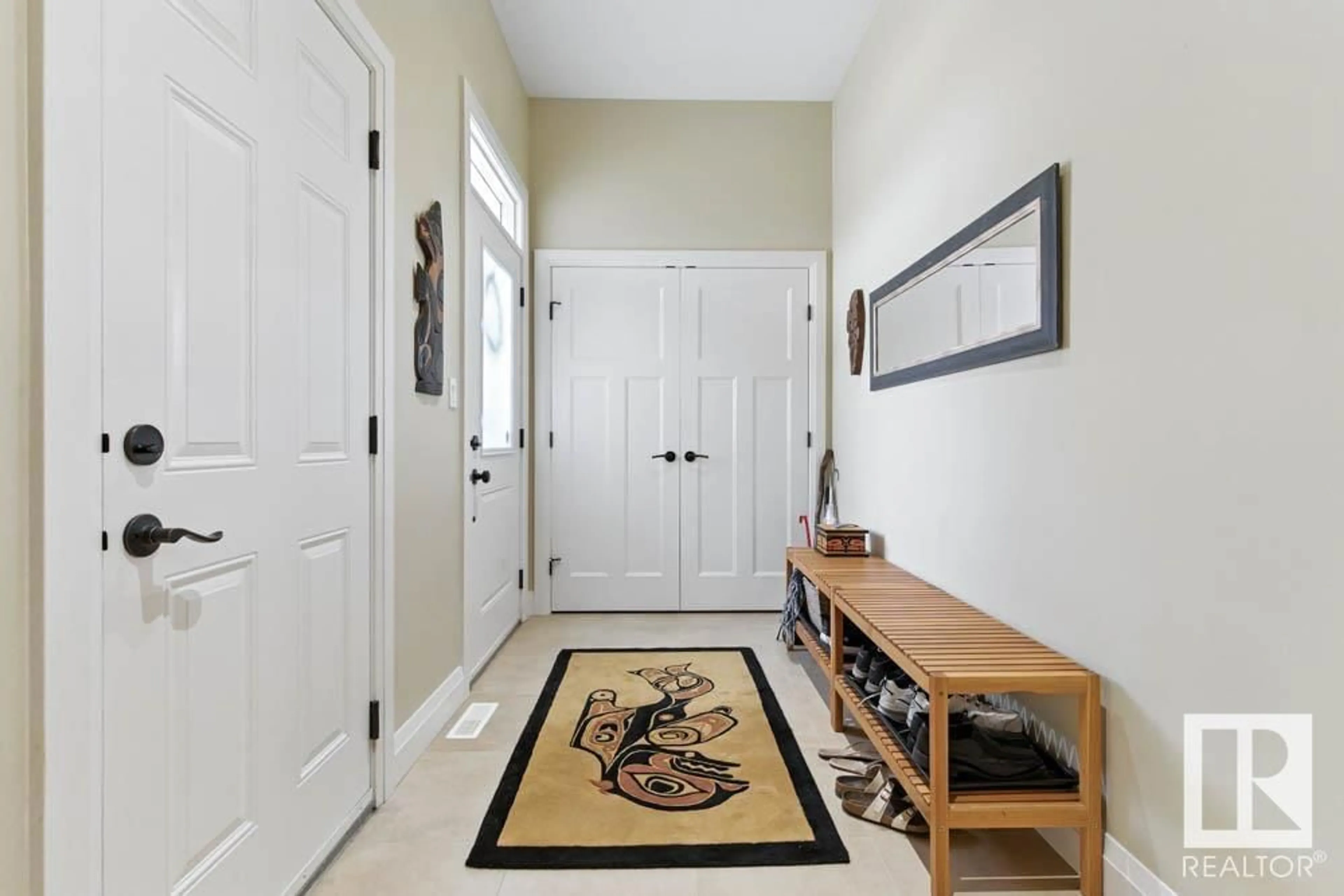 Indoor entryway for 32 SIGNATURE CV, Sherwood Park Alberta T8H0W8