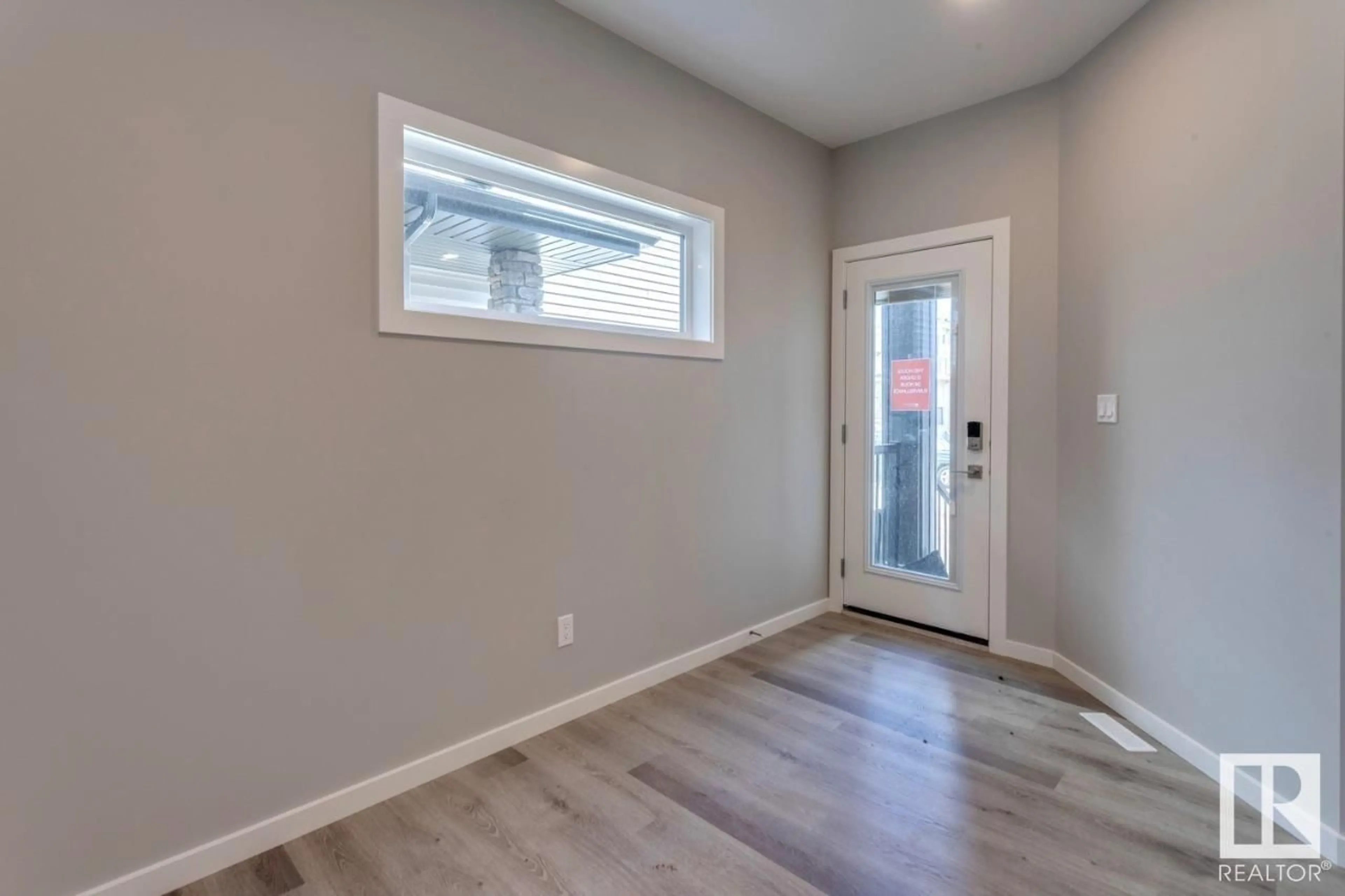Indoor entryway for 40 GAMBEL LO, Spruce Grove Alberta T7X0C9