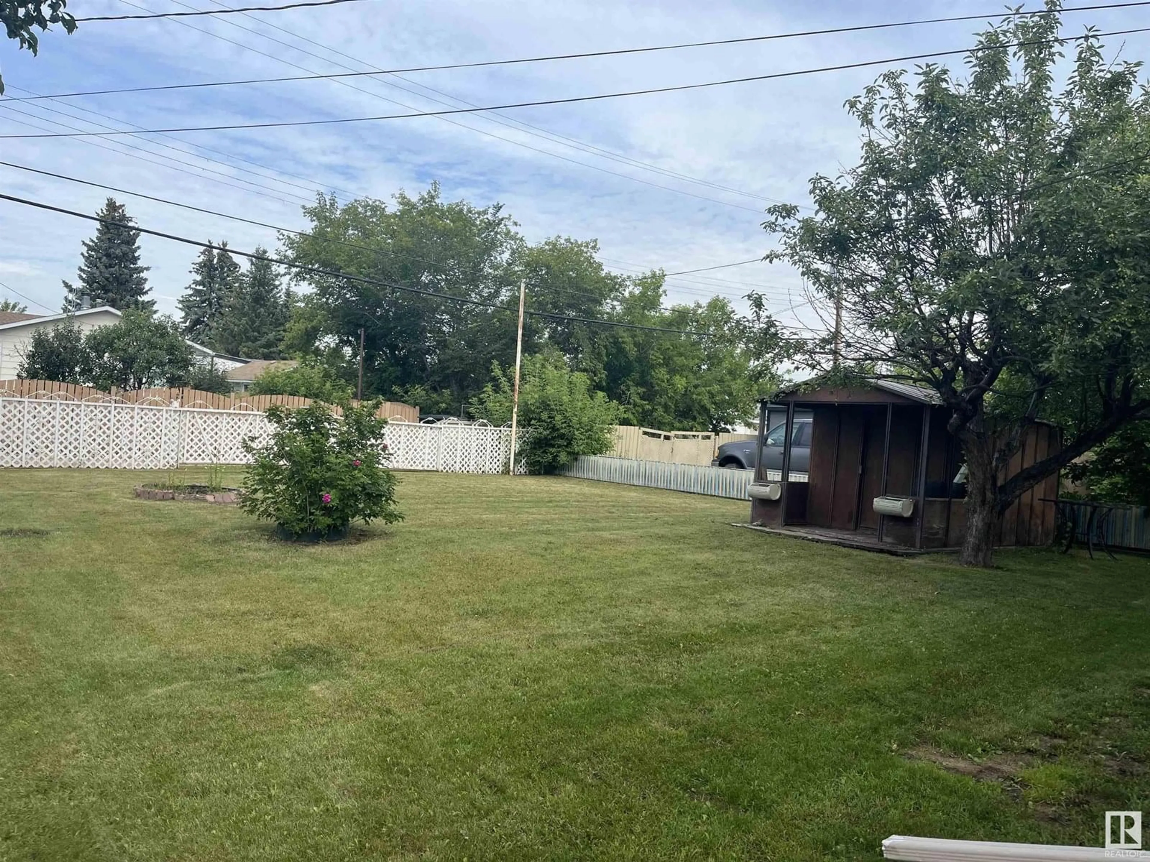 Shed for 5446 45 ST, Vegreville Alberta T9C1C9
