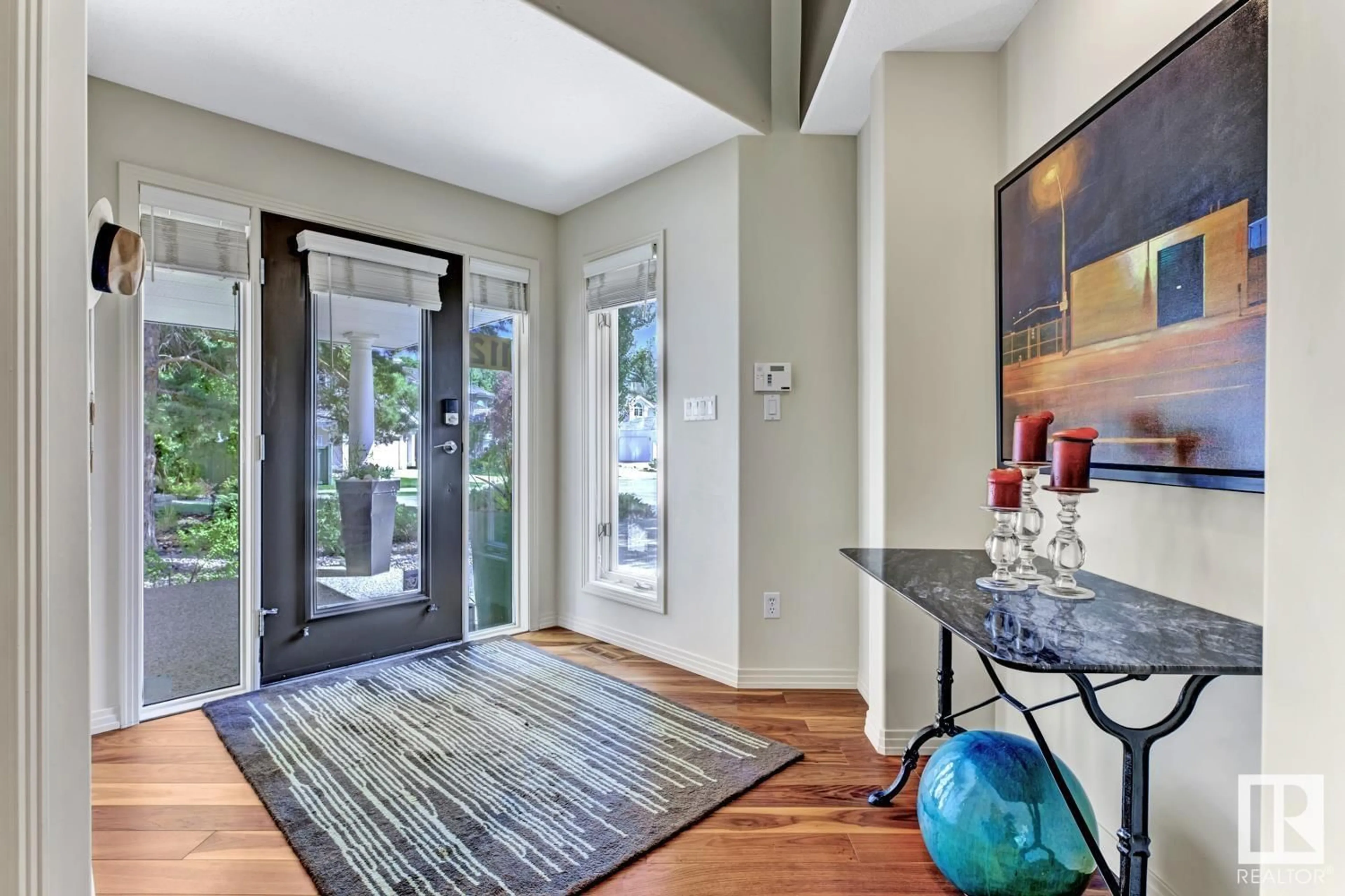 Indoor entryway for 112 WEAVER DR, Edmonton Alberta T6M2J3