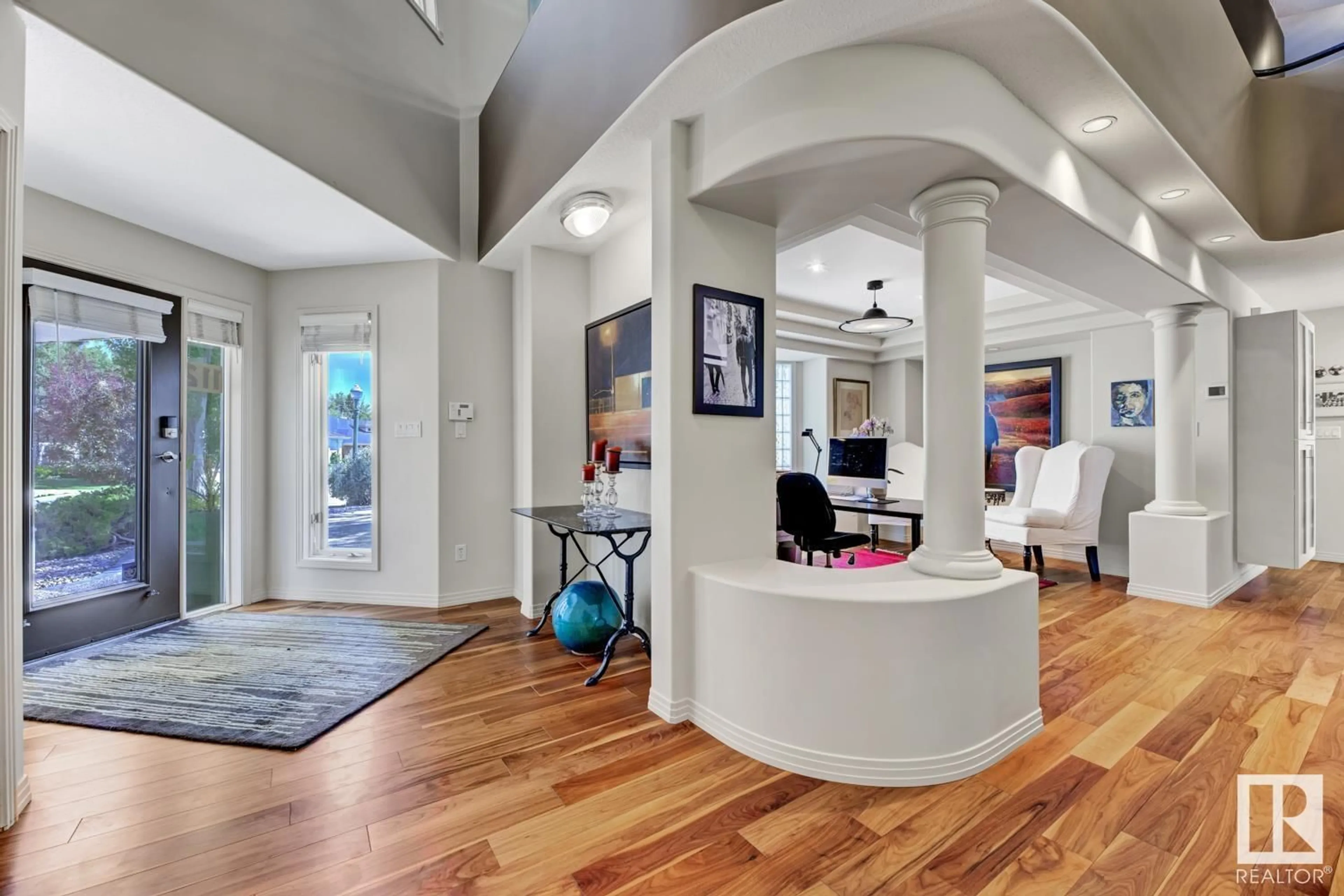 Indoor entryway for 112 WEAVER DR, Edmonton Alberta T6M2J3