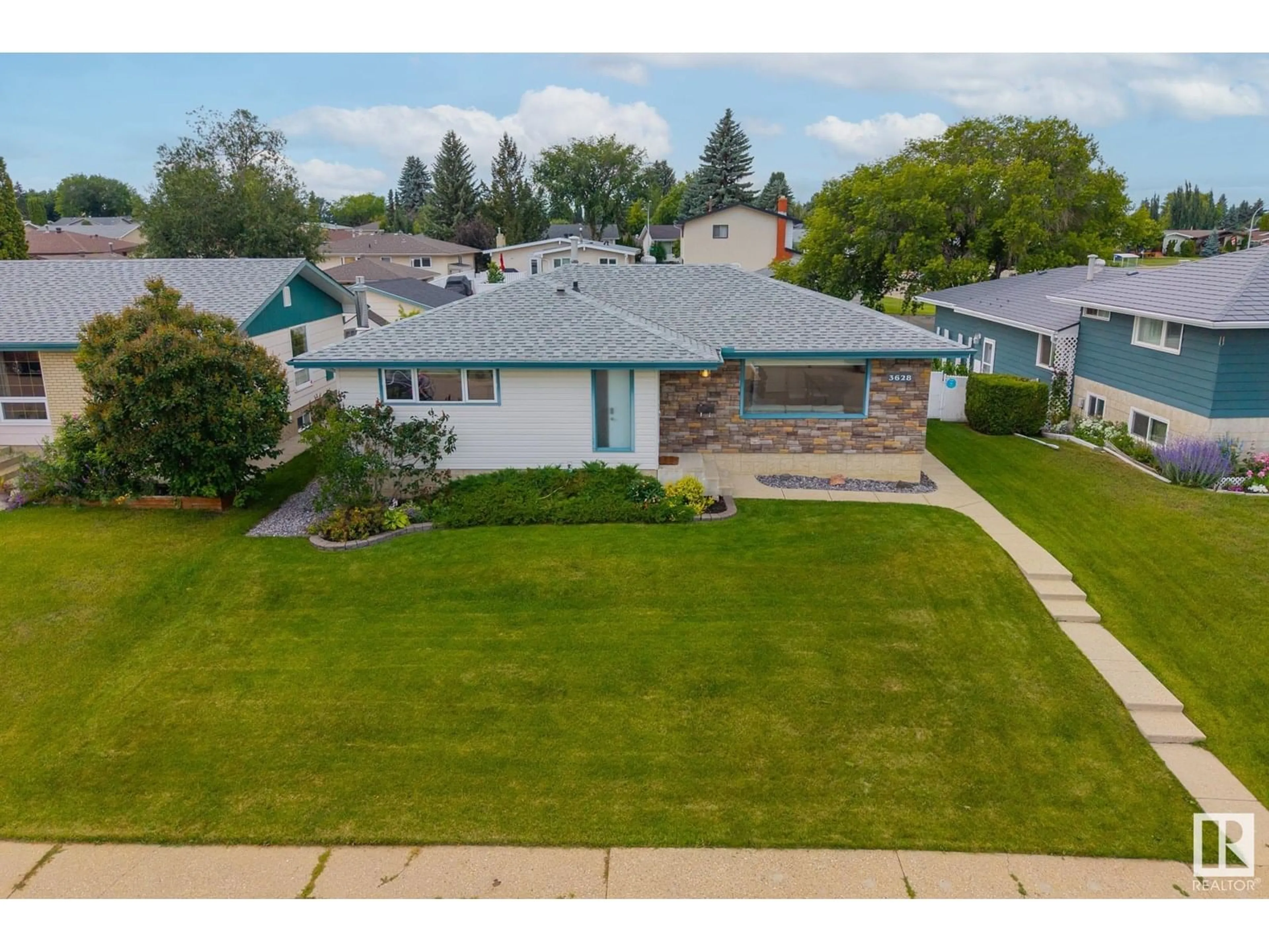 A pic from outside/outdoor area/front of a property/back of a property/a pic from drone, street for NW - 3628 107 ST, Edmonton Alberta T6J1B1