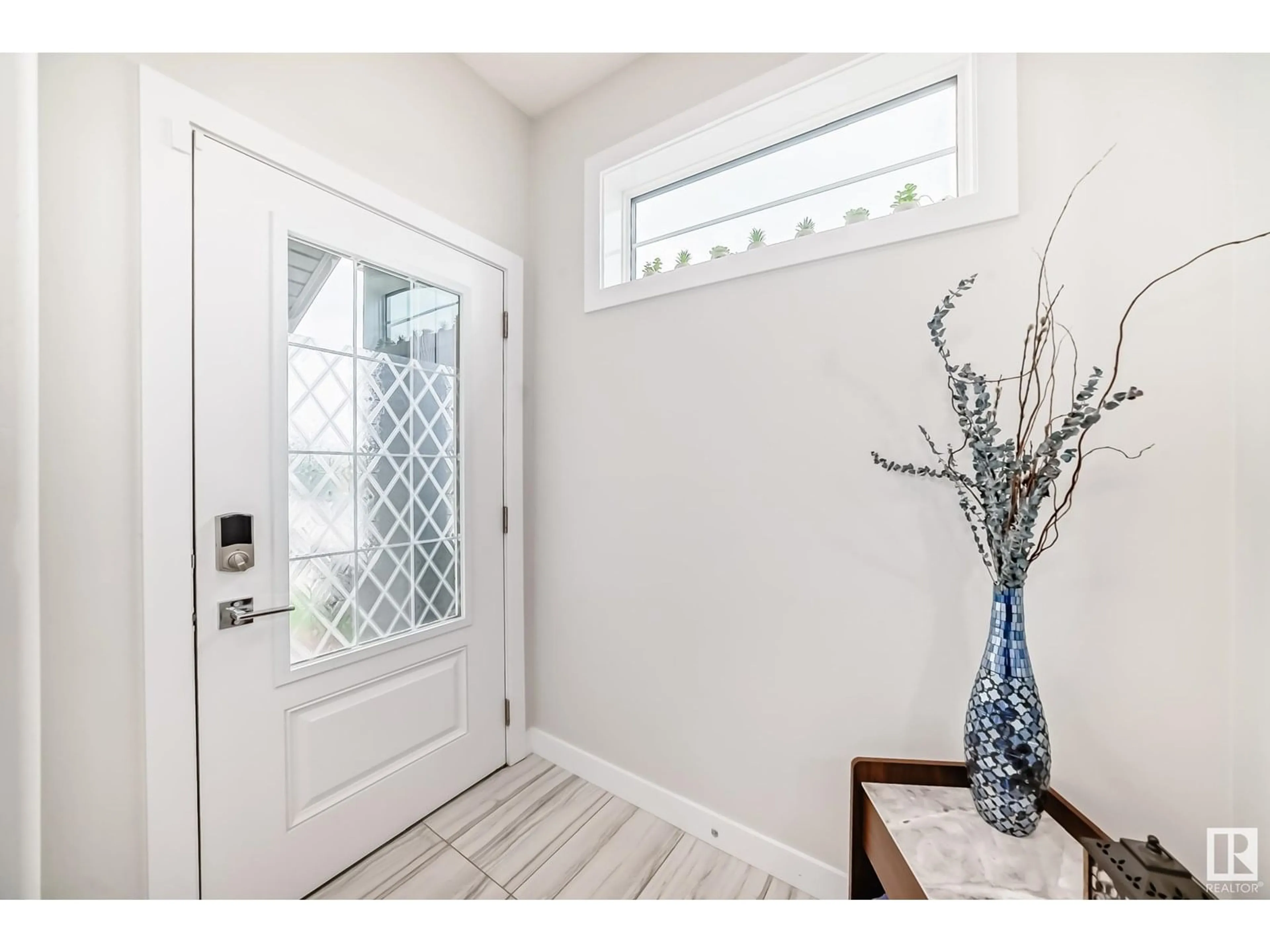 Indoor entryway for SW - 7656 CREIGHTON PL, Edmonton Alberta T6W3Z5