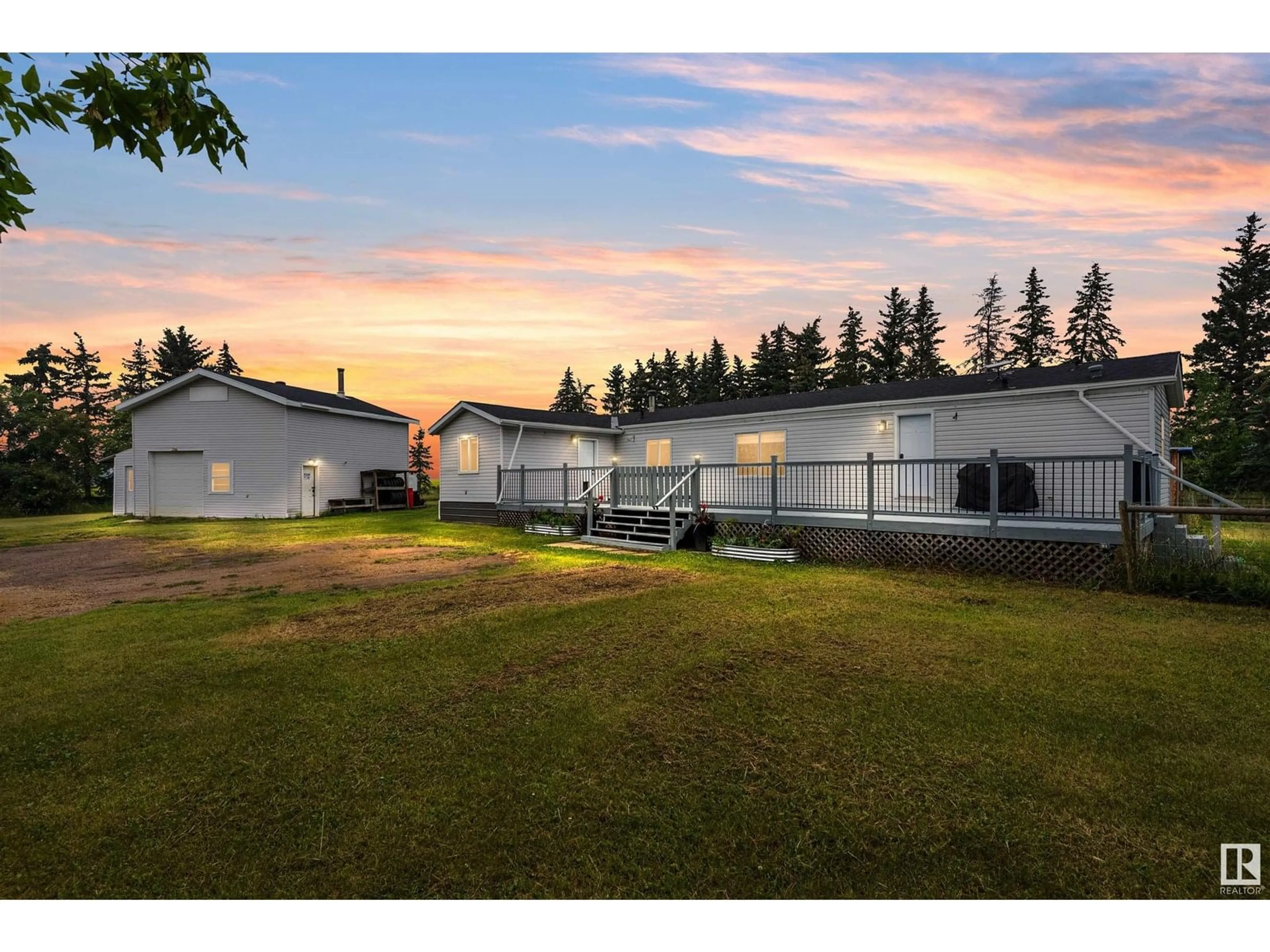 A pic from outside/outdoor area/front of a property/back of a property/a pic from drone, building for 25528 SH 651, Rural Sturgeon County Alberta T0G1L1