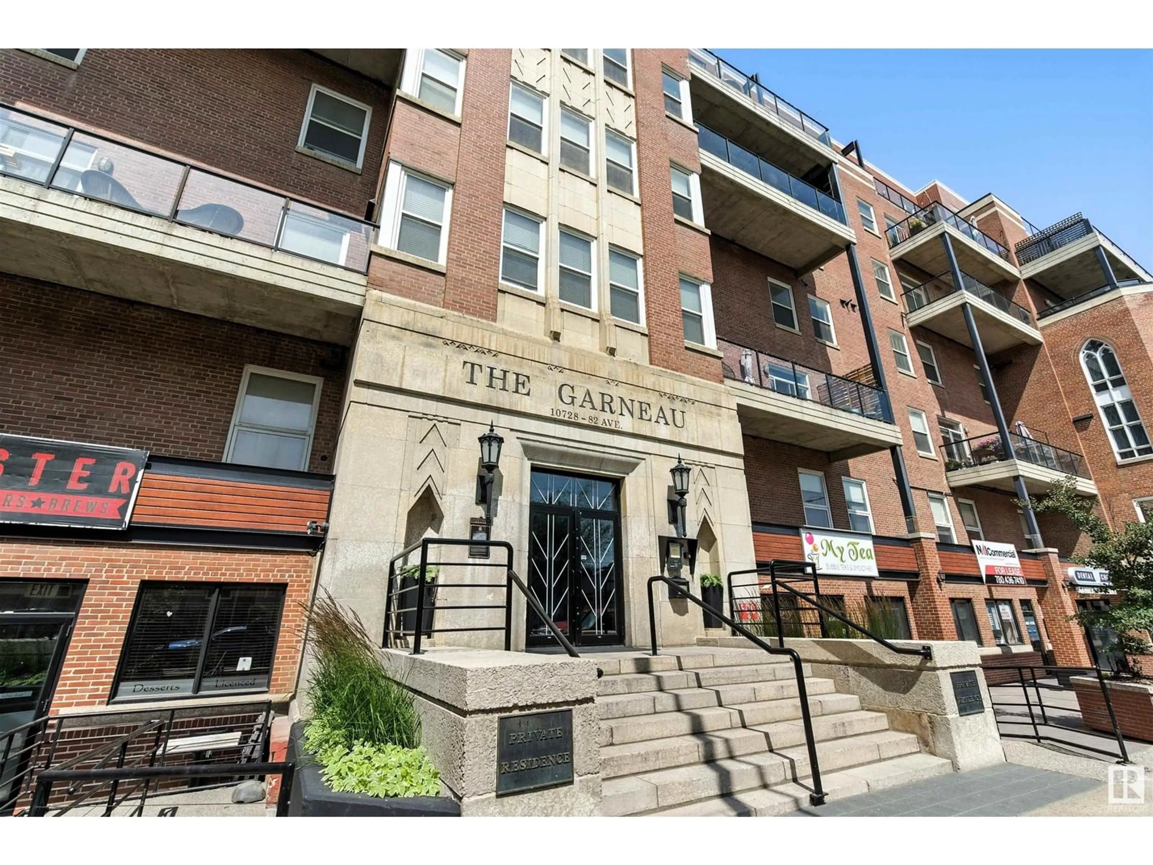 Indoor foyer for #402 - 10728 82 AV, Edmonton Alberta T6E6P5