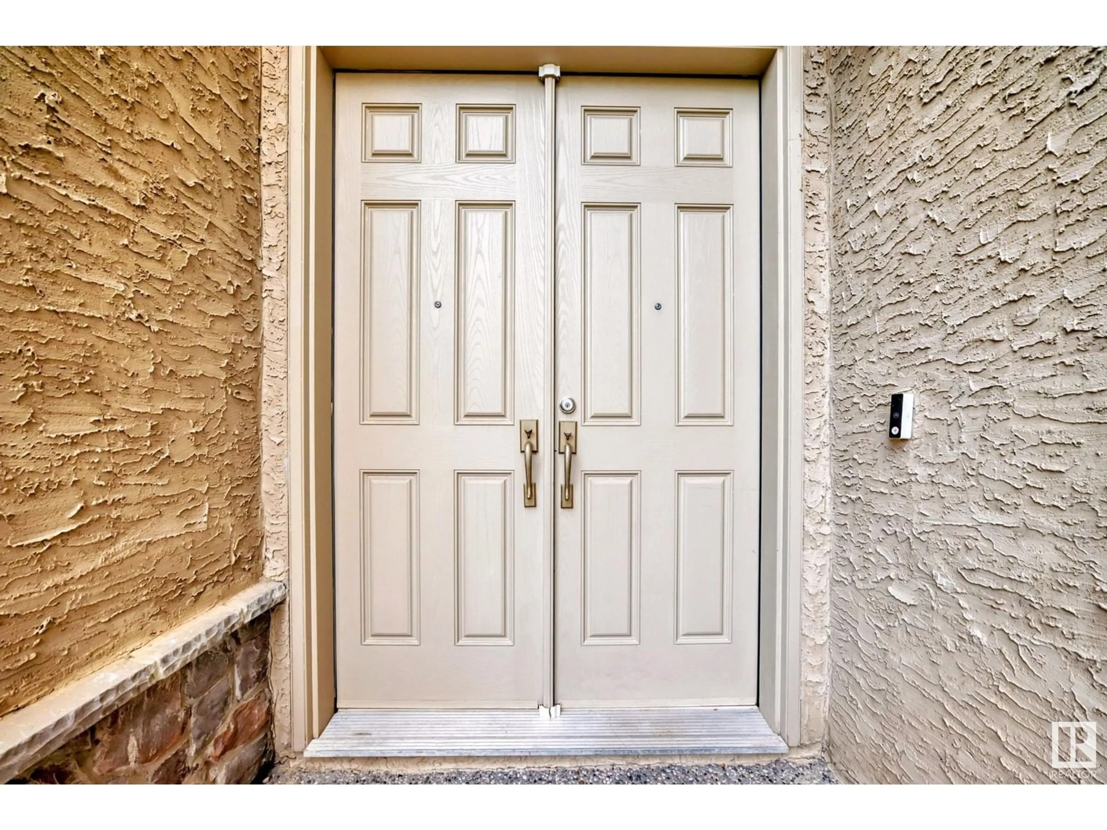 Indoor entryway for 49 LOISELLE WY, St. Albert Alberta T8N3C4