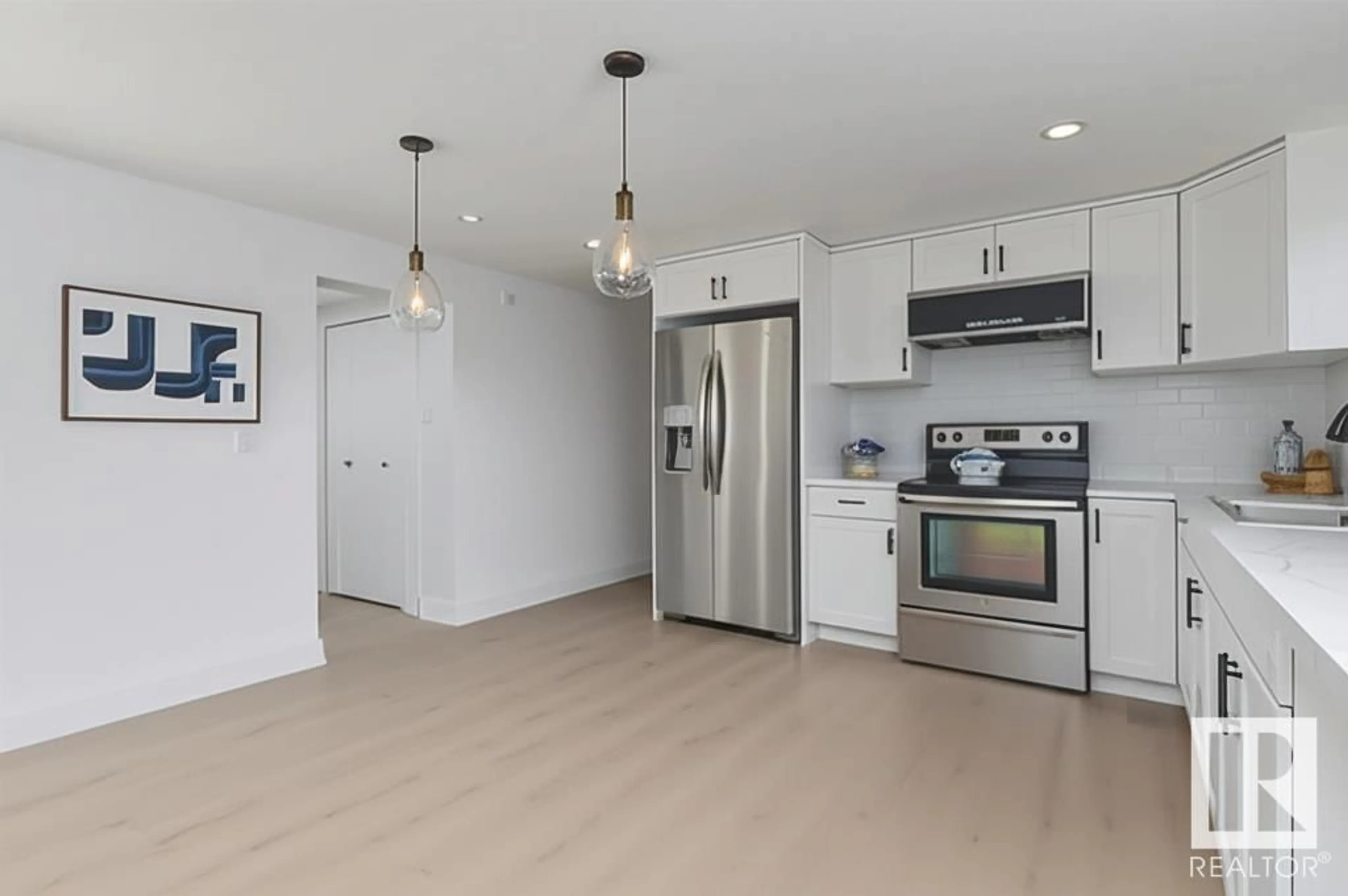 Open concept kitchen, unknown for 360 EVERGREEN PARK, Edmonton Alberta T5Y4M2