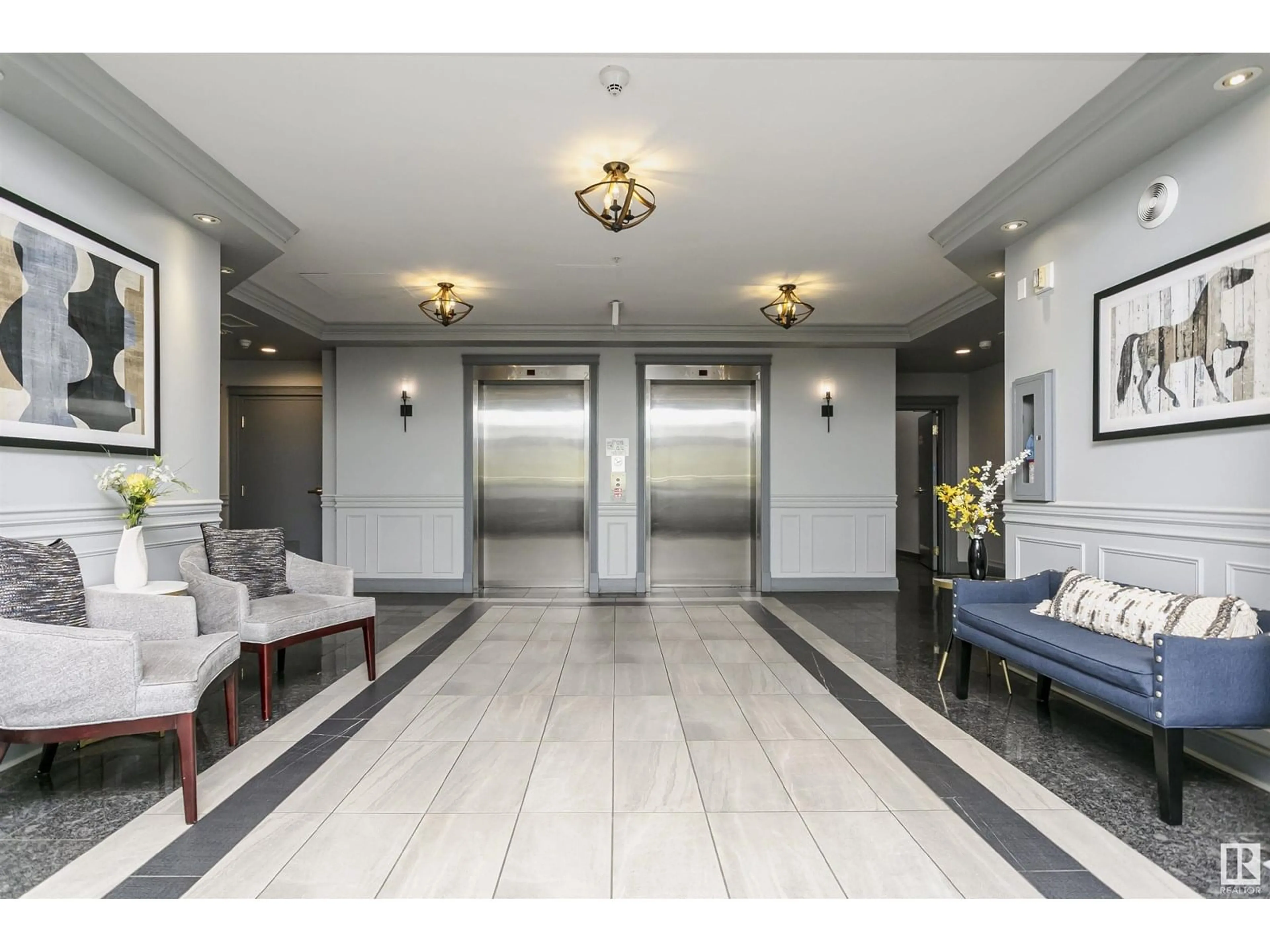 Indoor foyer for 1701 SASKATCHEWAN DR, Edmonton Alberta T6E6S8