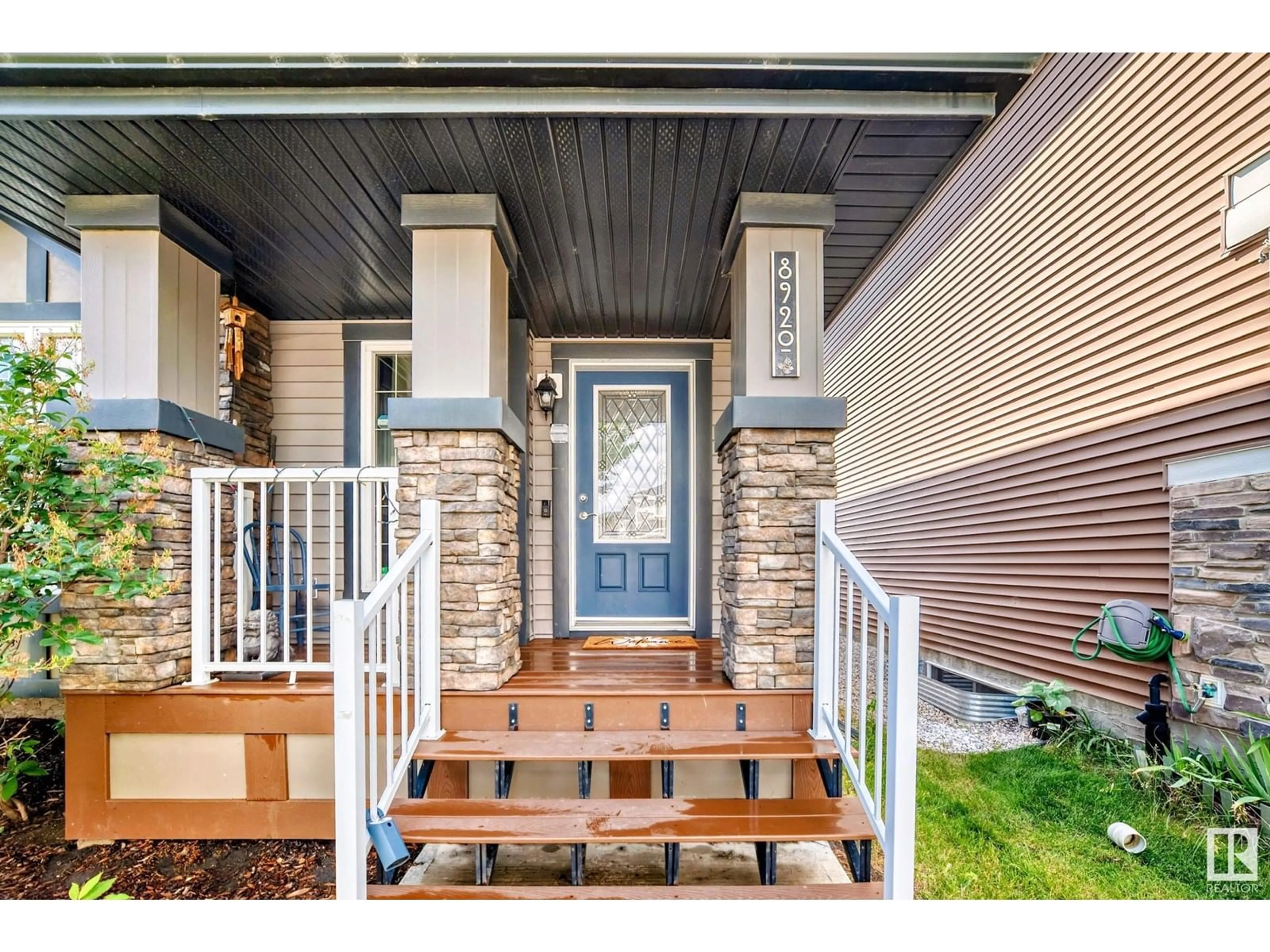 Indoor entryway for 8920 218 ST, Edmonton Alberta T5T4R8