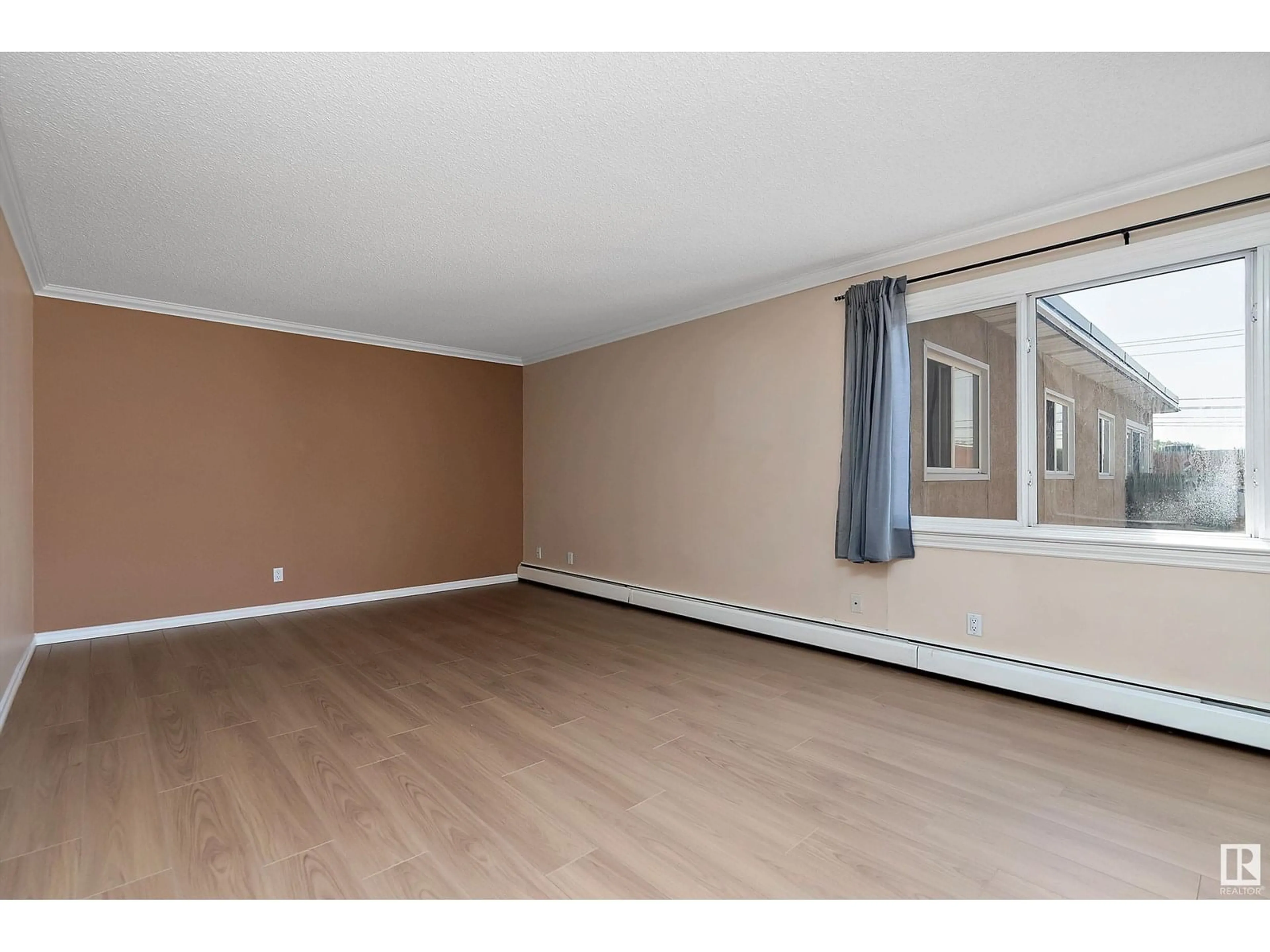 A pic of a room for #302 - 10555 83 AV, Edmonton Alberta T6E2E1