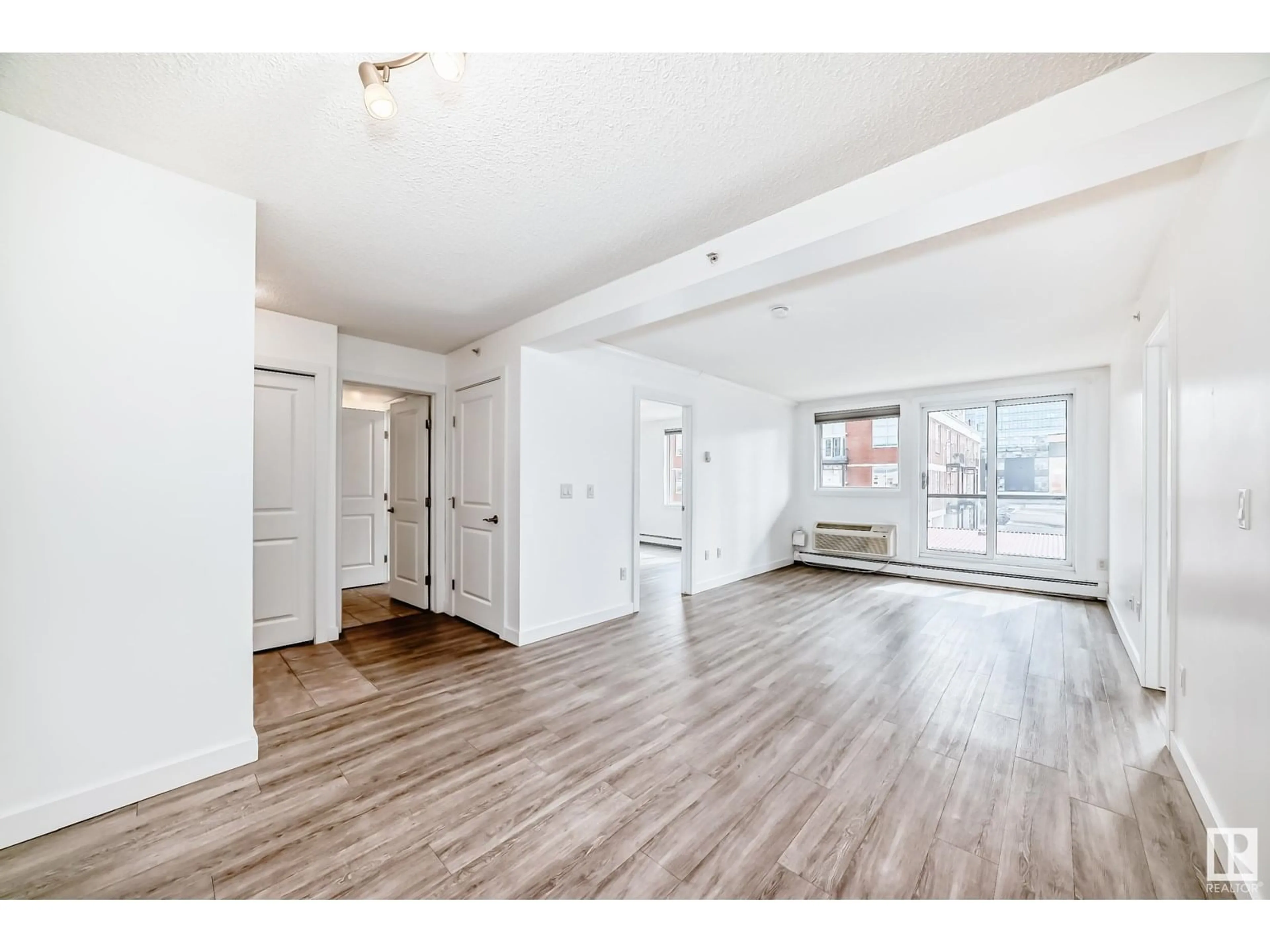 A pic of a room for #304 - 10303 105 ST NW, Edmonton Alberta T5J5G3