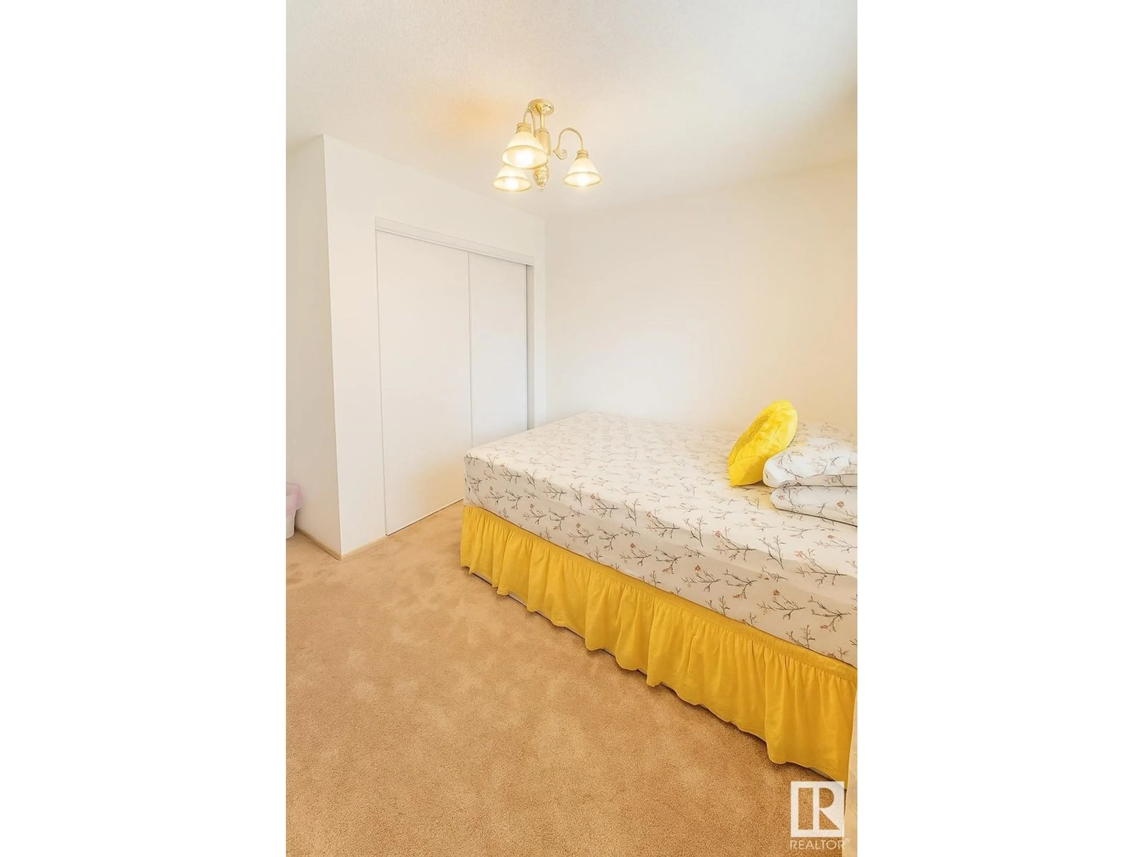 A pic of a room for #204 - 4220 139 AV, Edmonton Alberta T5Y2Y2