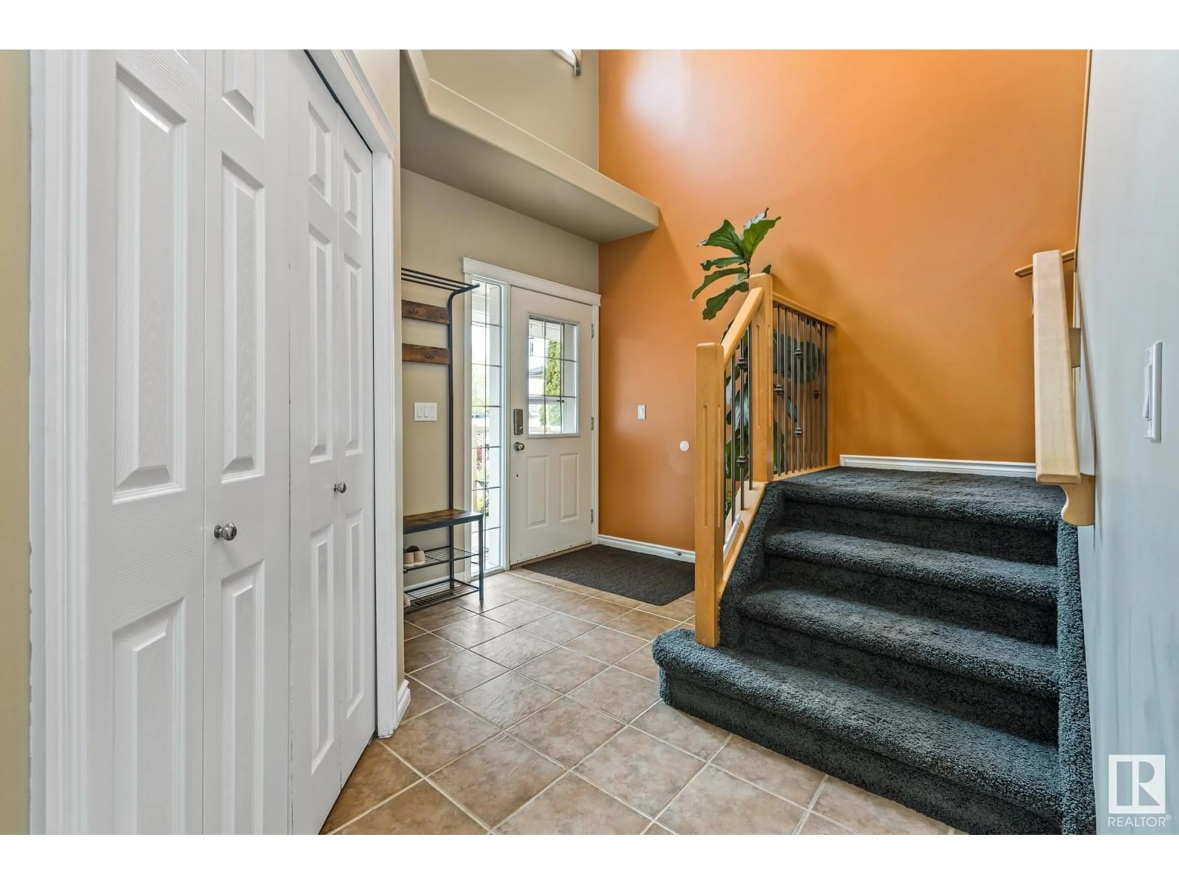 Indoor entryway for 810 GRANDIN DR, Morinville Alberta T8R1T9