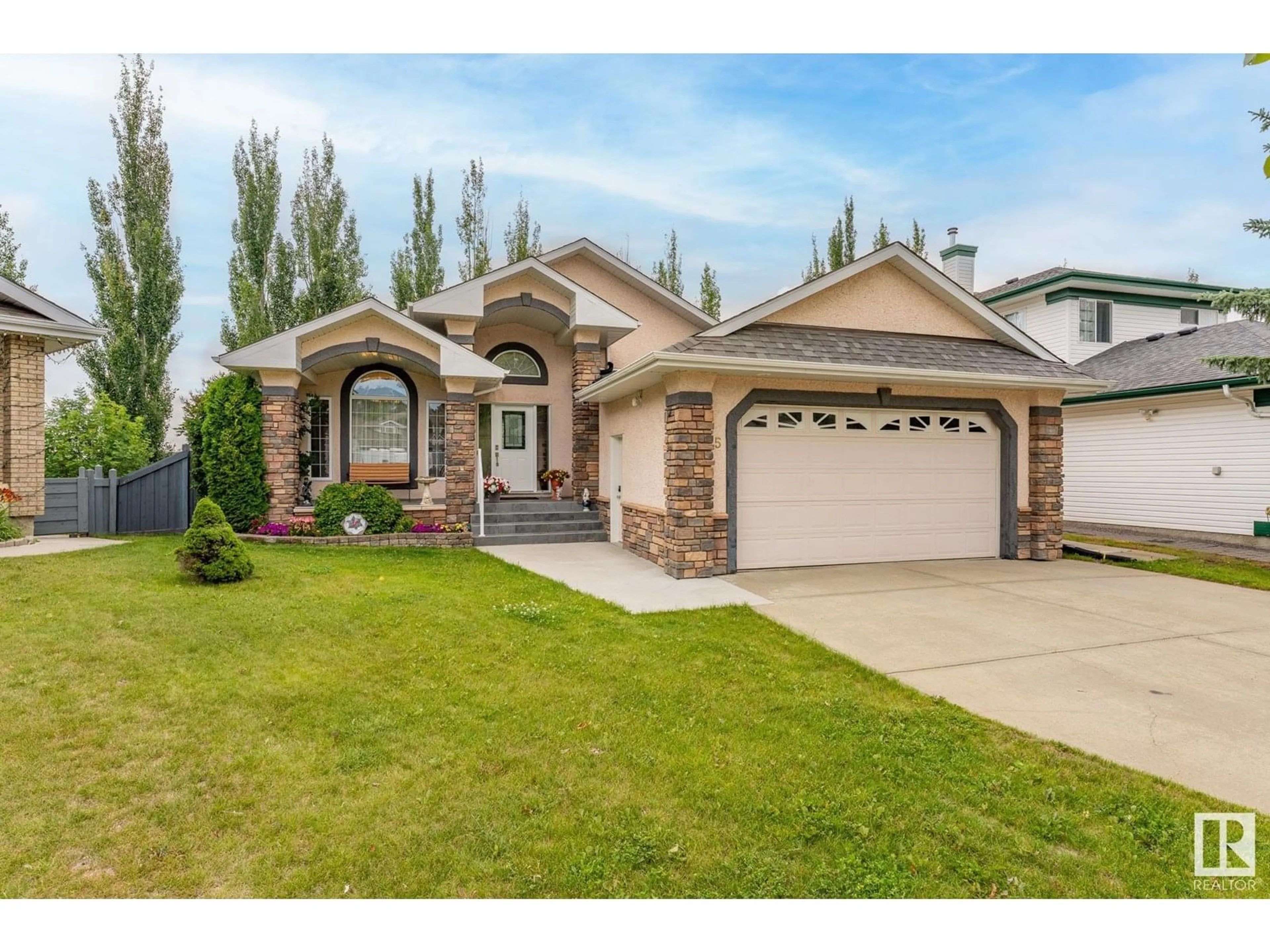 Home with vinyl exterior material, street for 15 OVERTON PL, St. Albert Alberta T8N6W9