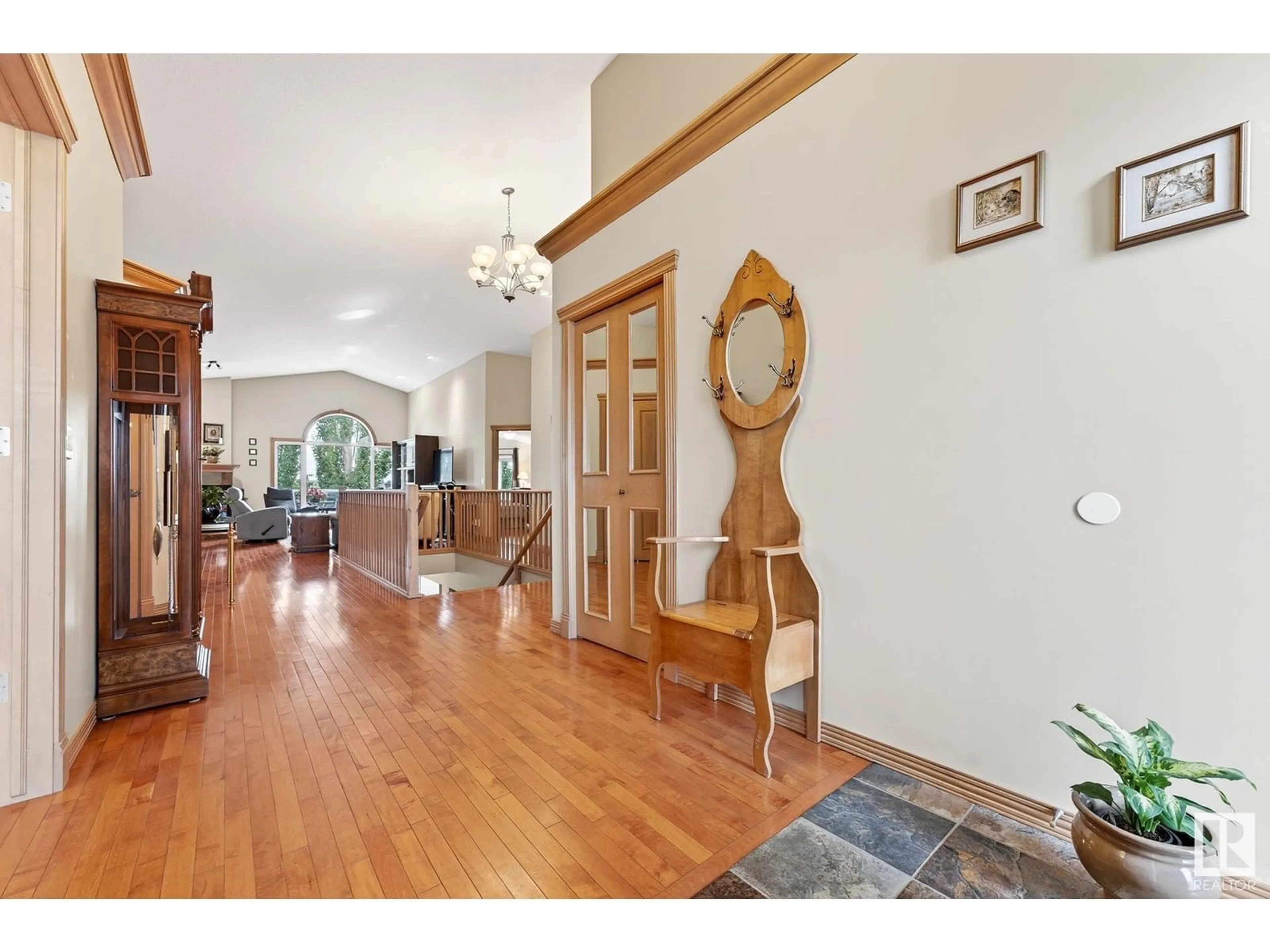 Indoor foyer for 15 OVERTON PL, St. Albert Alberta T8N6W9