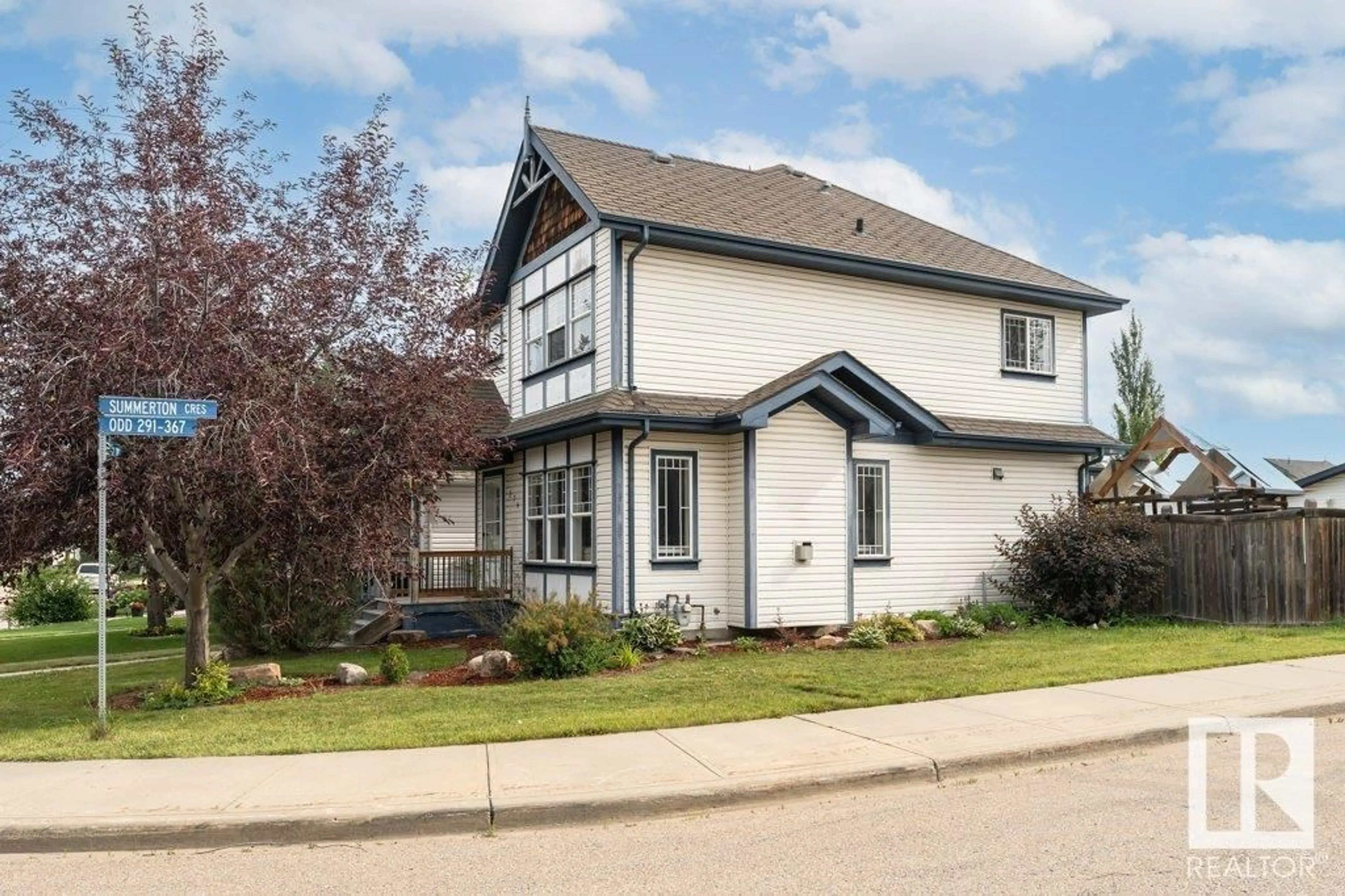 Home with vinyl exterior material, street for 374 SUMMERTON CR, Sherwood Park Alberta T8H2V4